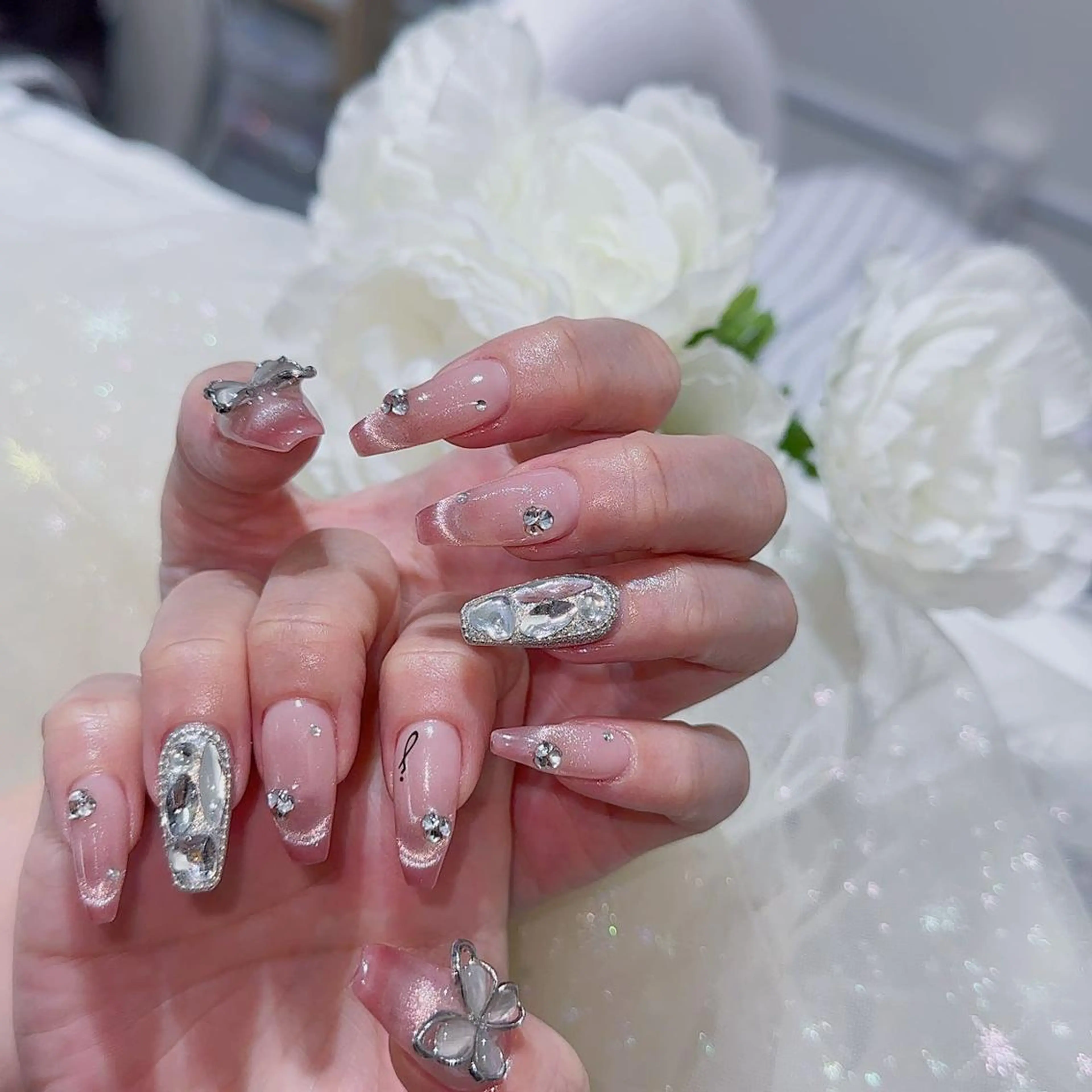 ネイル アートネイル 長さ出し ネイルチップ Queens PUPUのネイルデザイン