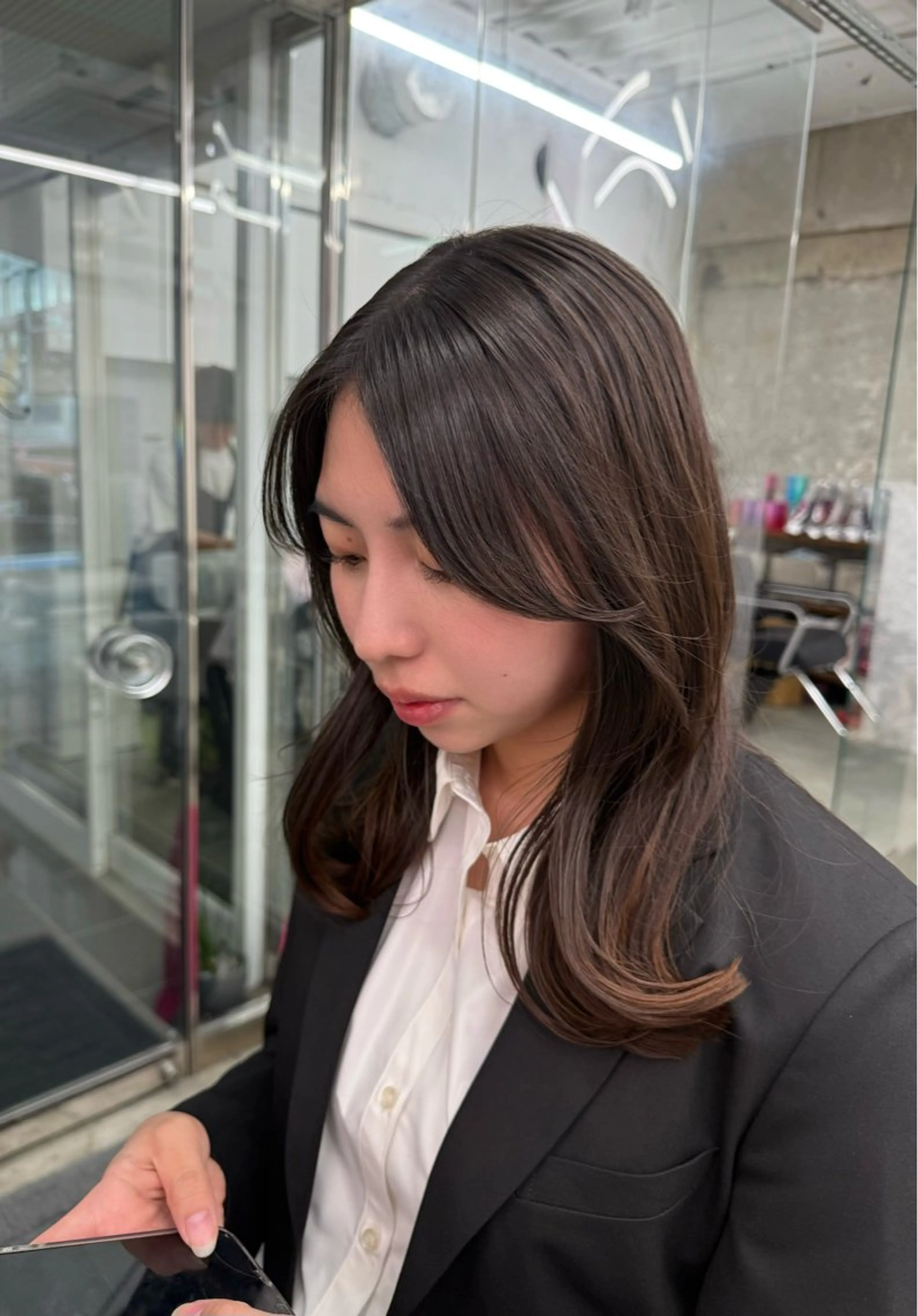 セミロング 今園 桃愛のヘアスタイル