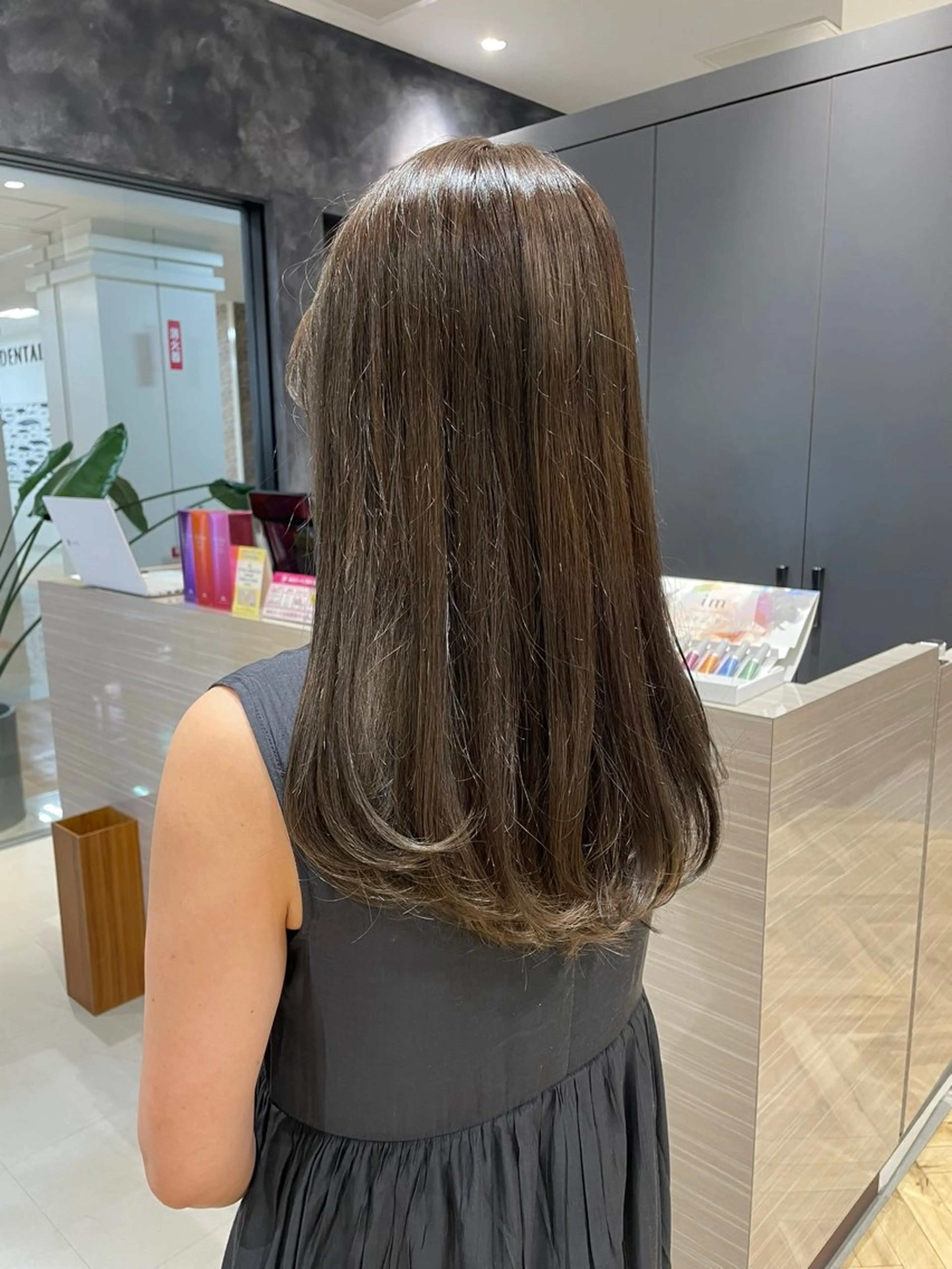 ロング ナチュラルカラー 児玉優香のヘアスタイル