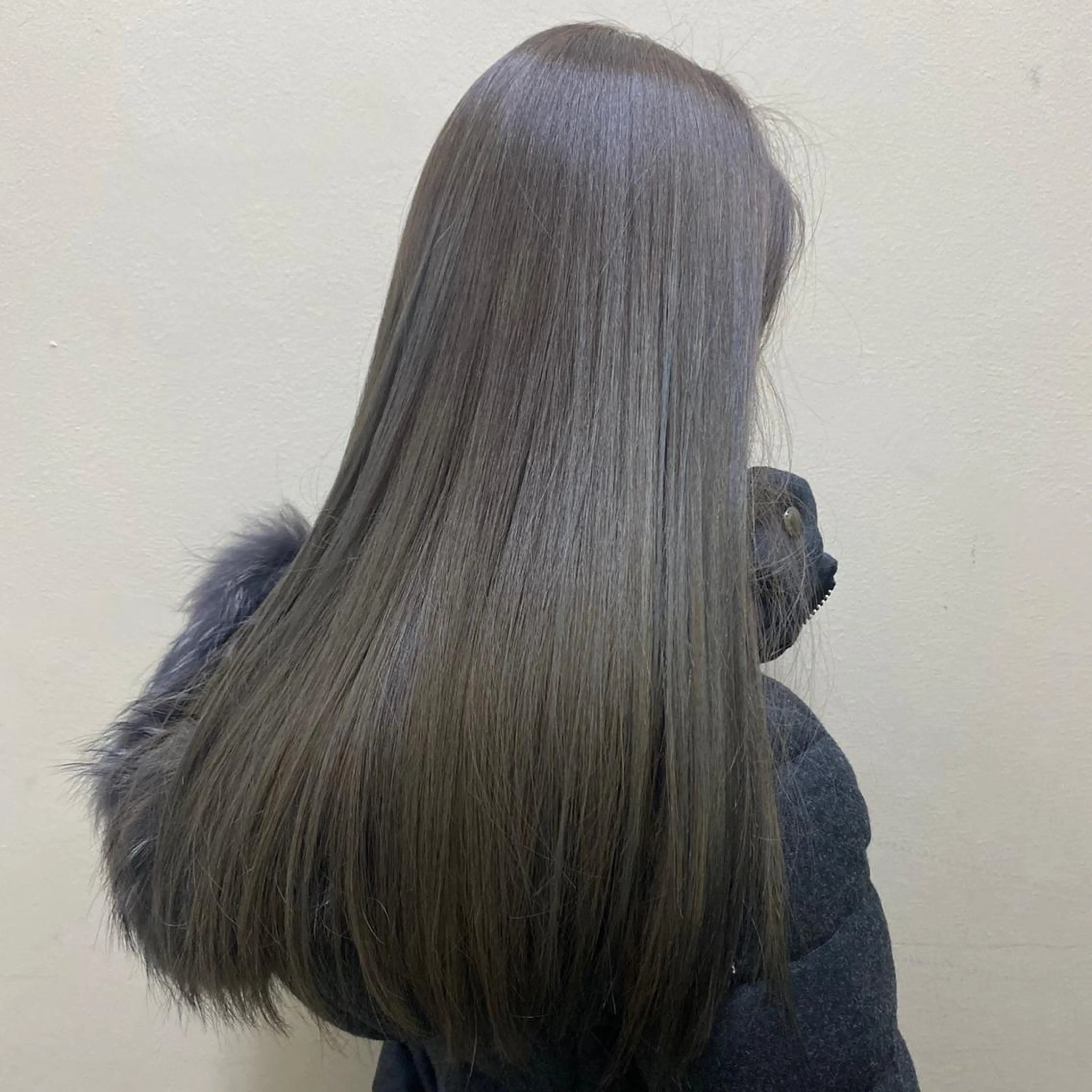 セミロング 髪質改善 トリートメント ayaka 髪質改善レイヤーのヘアスタイル