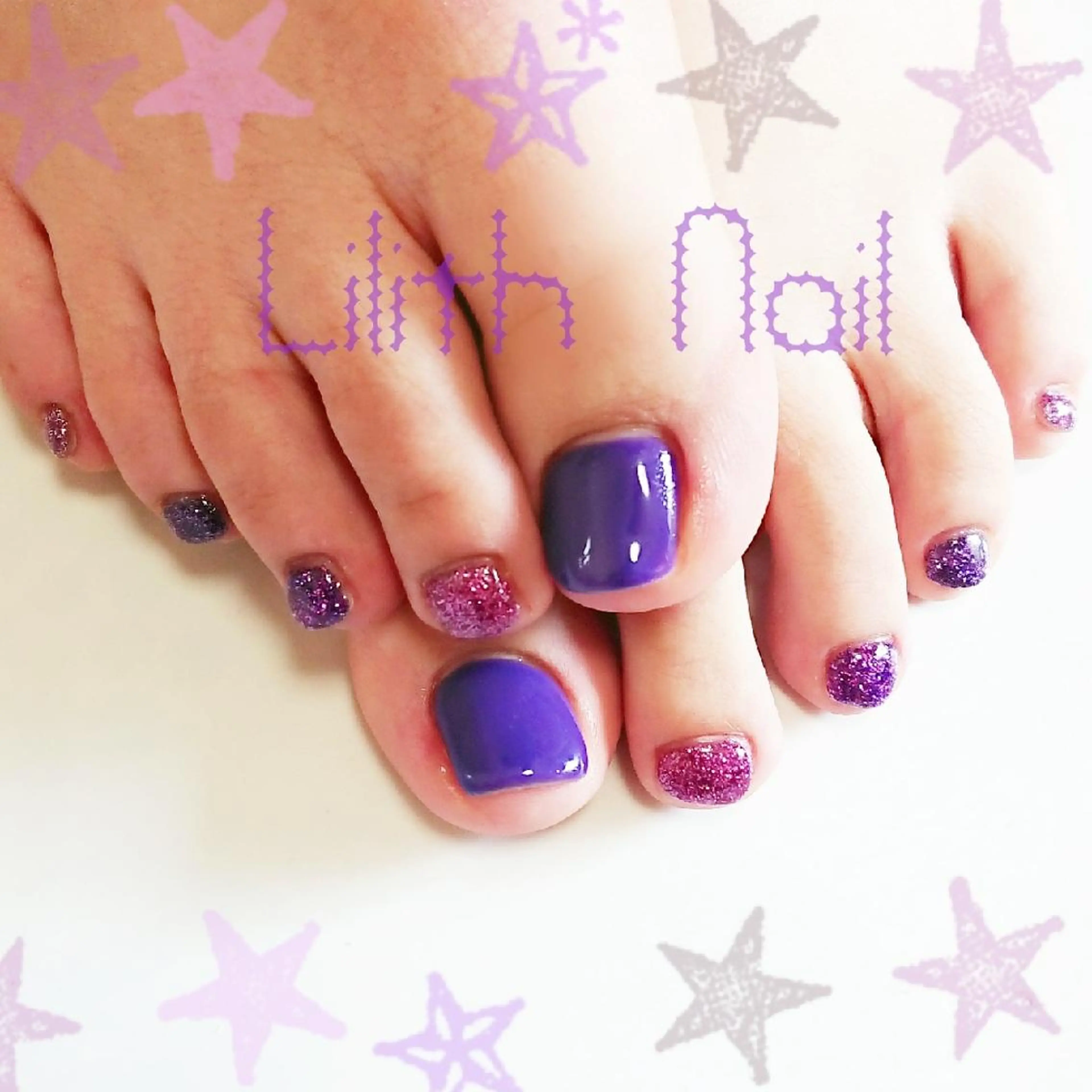 ネイル ラメ(グリッター) ワンカラーネイル フットネイル Lilith Nailのネイルデザイン