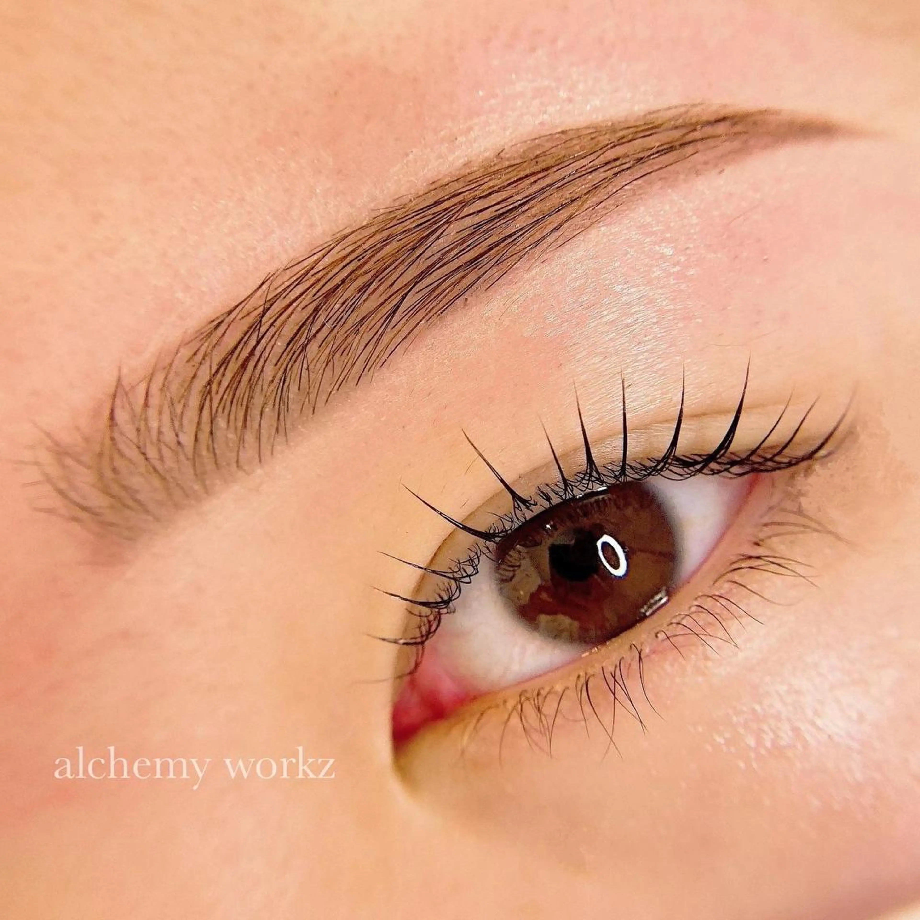 アイブロウ alchemy workzのマツエク・マツパデザイン
