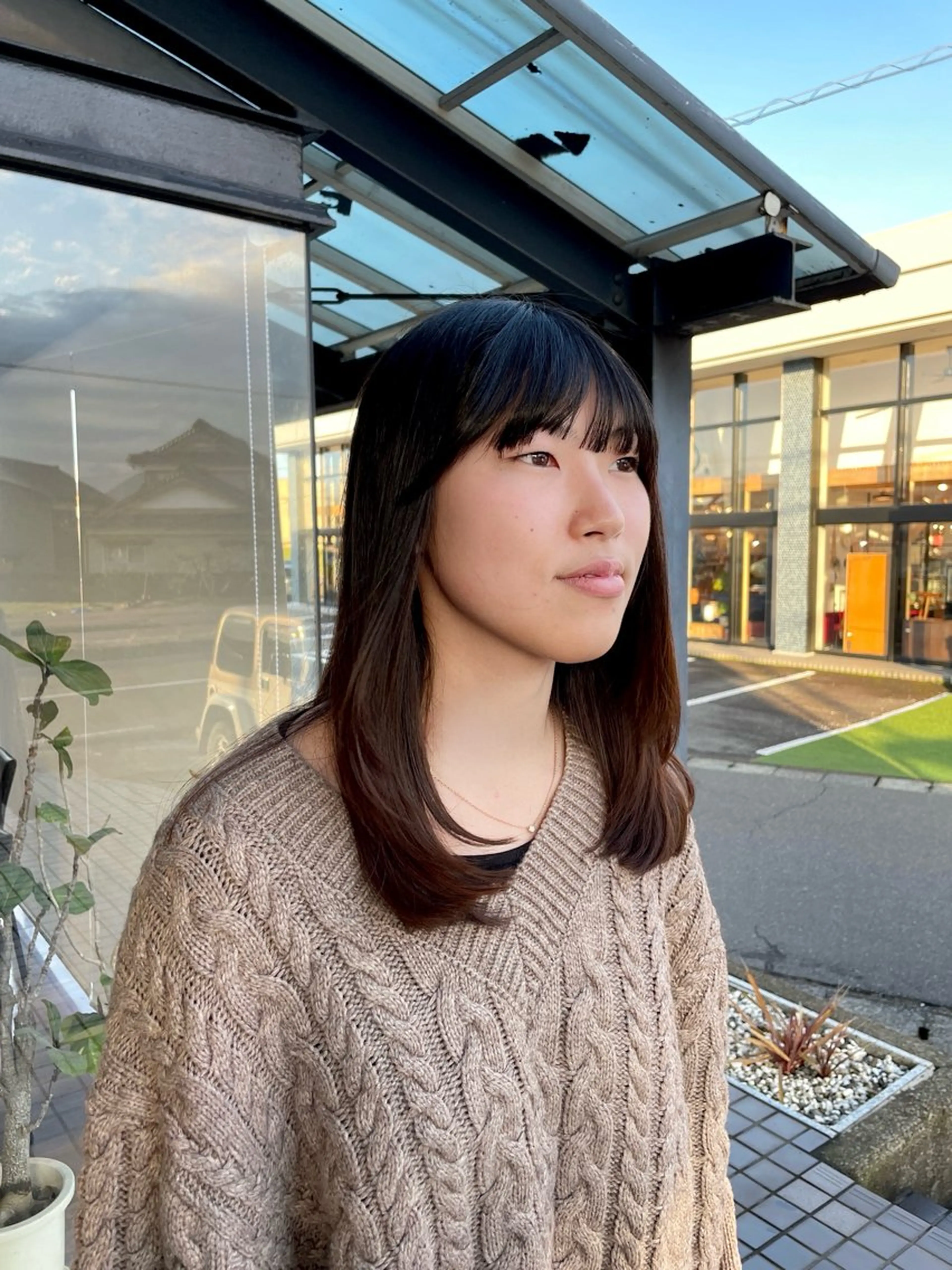 ミディアム レイヤーカット マキノ キョウカのヘアスタイル