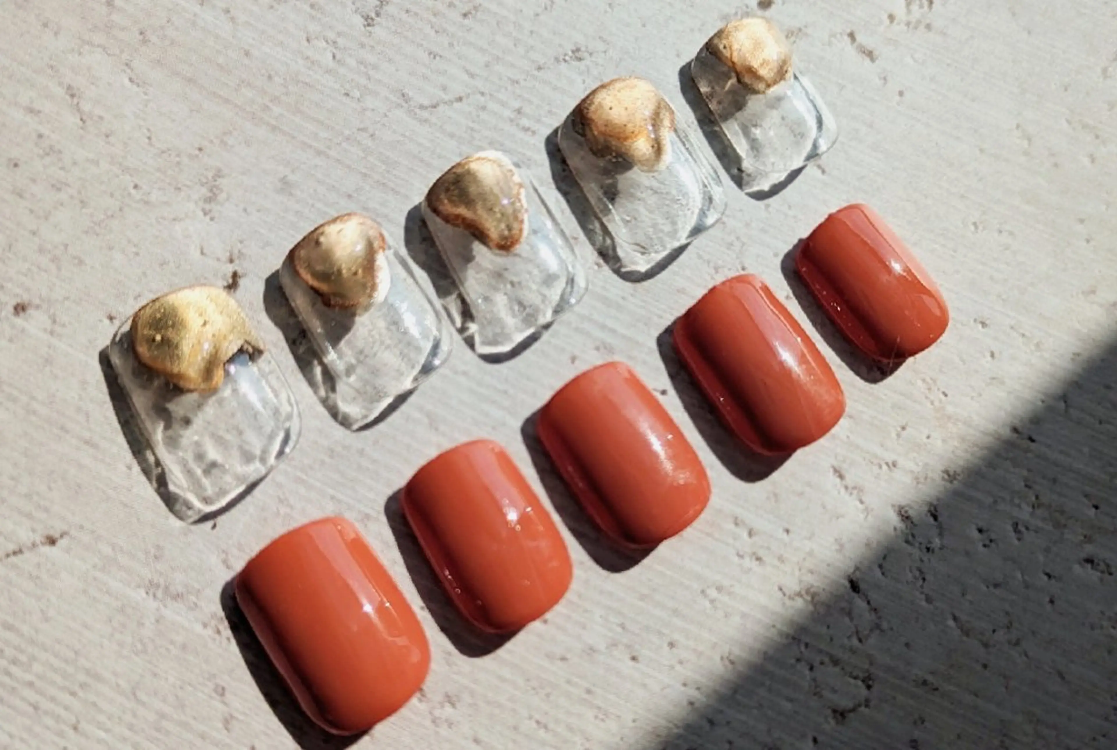 ネイル アートネイル ゴールド ワンカラーネイル シンプルネイル jolie ISIHARAのネイルデザイン