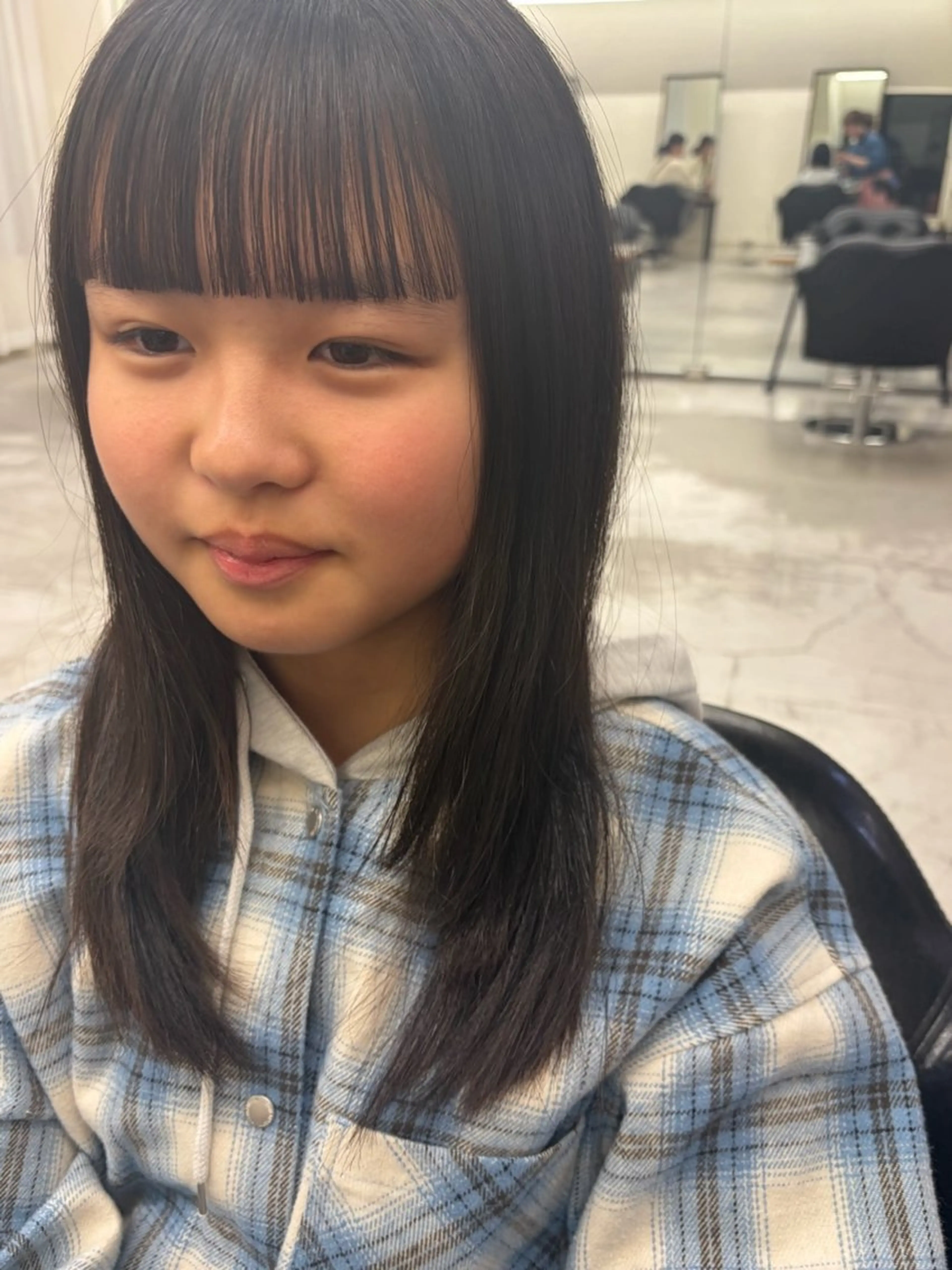 セミロング カット 加藤 瑠彩のヘアスタイル