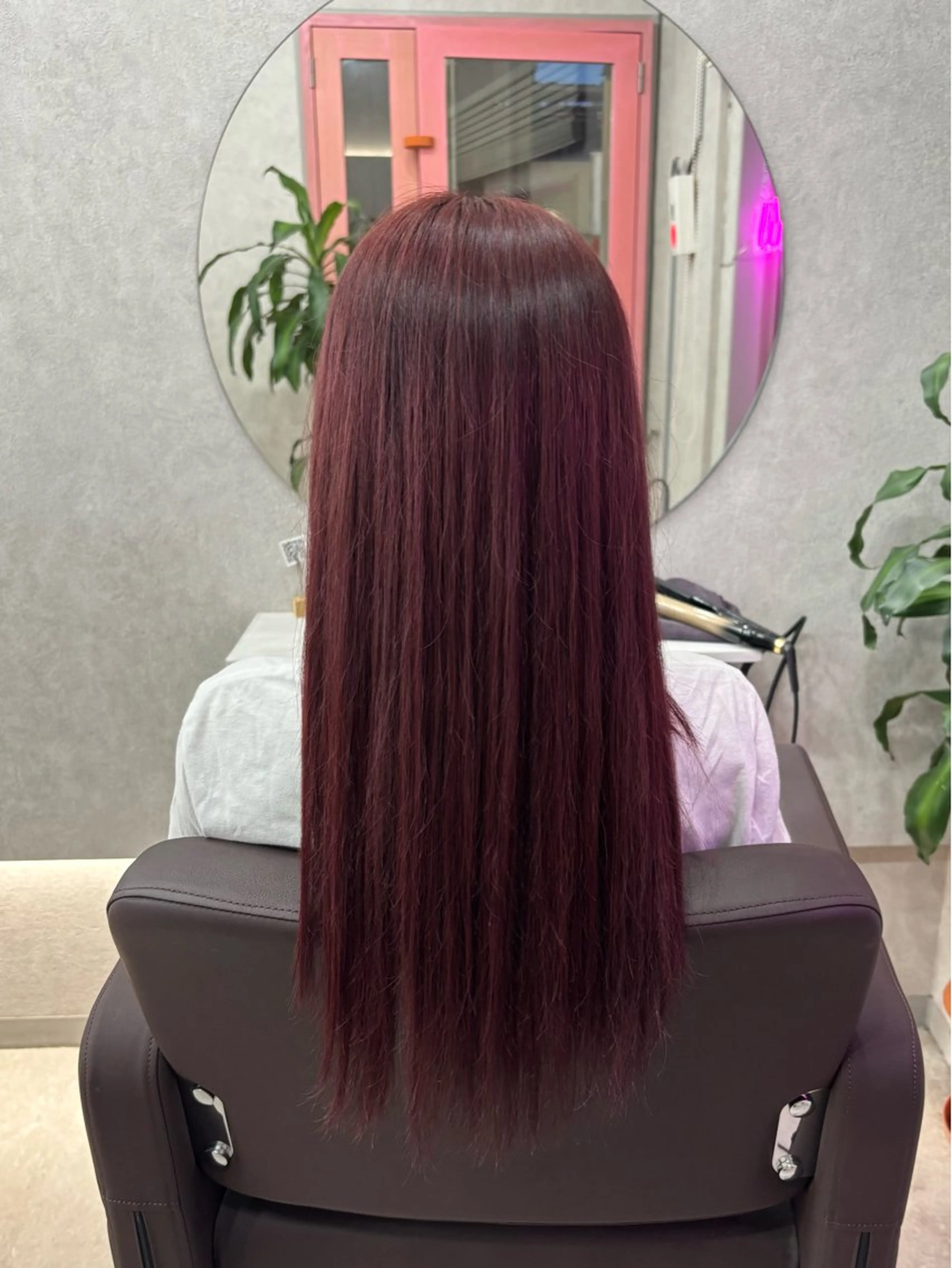 ロング カラー レッドカラー 倉澤 愛理のヘアスタイル