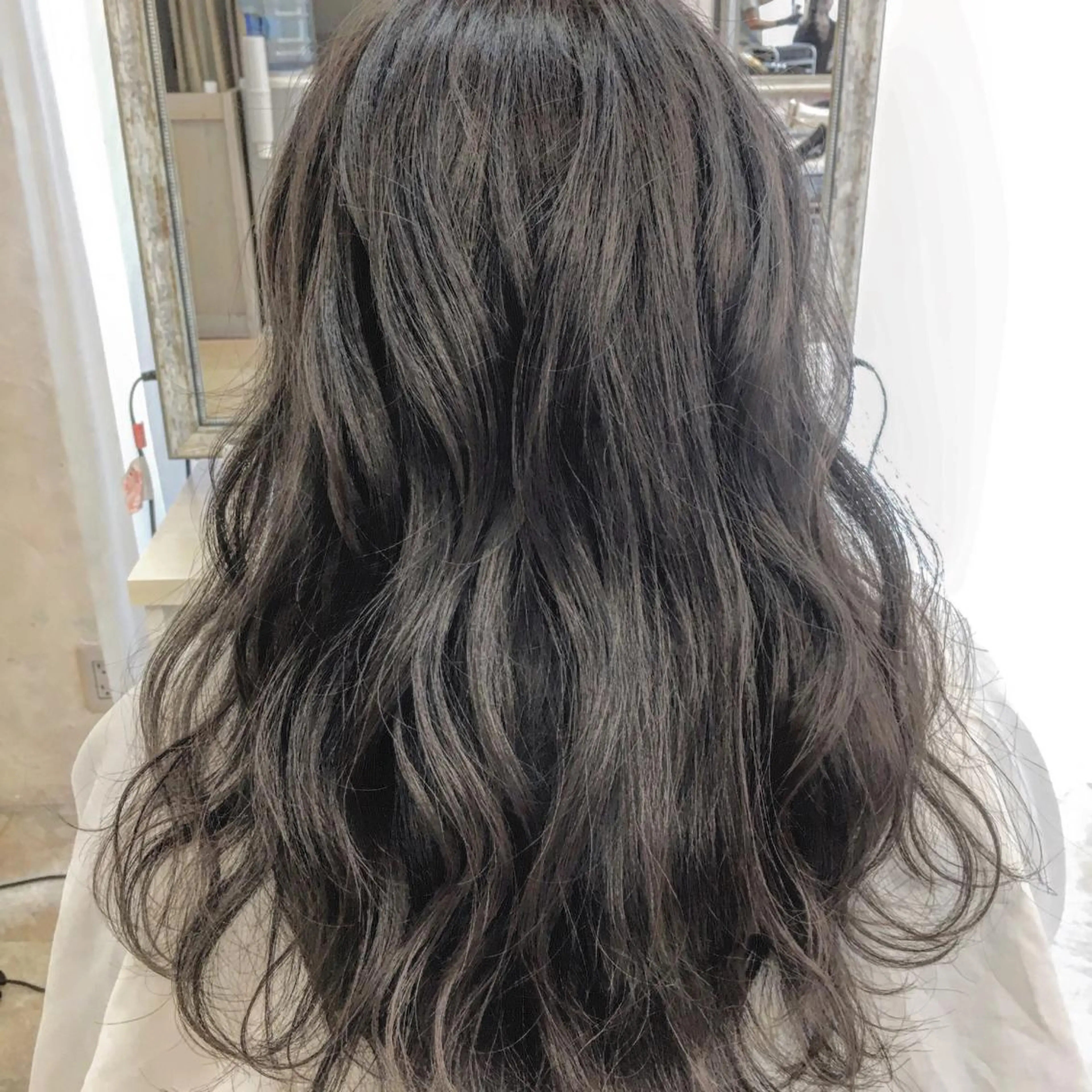 ロング アッシュ 角床直哉 カラーカットNO 1のヘアスタイル