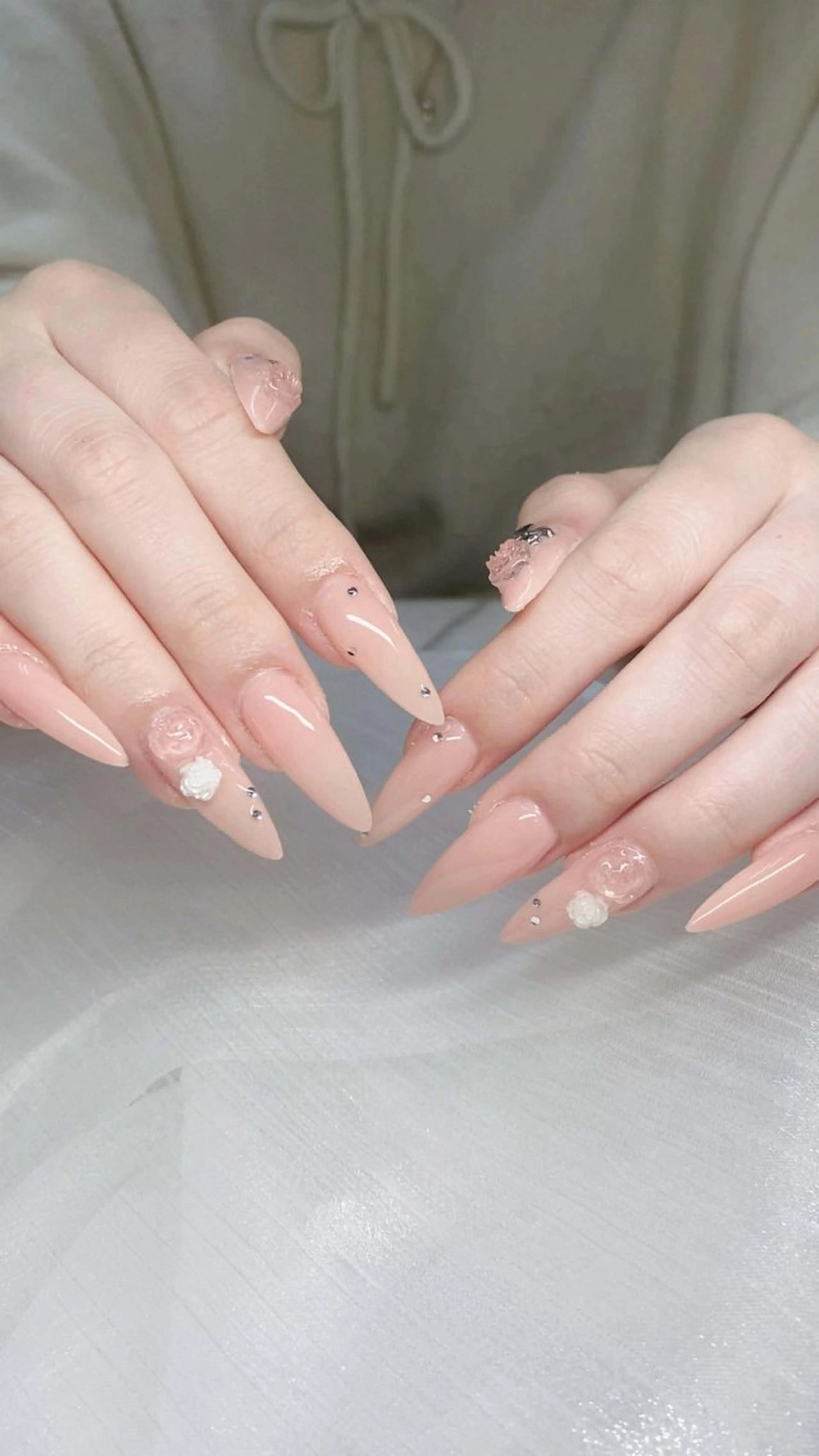 ネイル 成人式 フレンチネイル グラデーション 韓国ネイル マグネットネイル Hara Nail 【持ち込みOK】のネイルデザイン