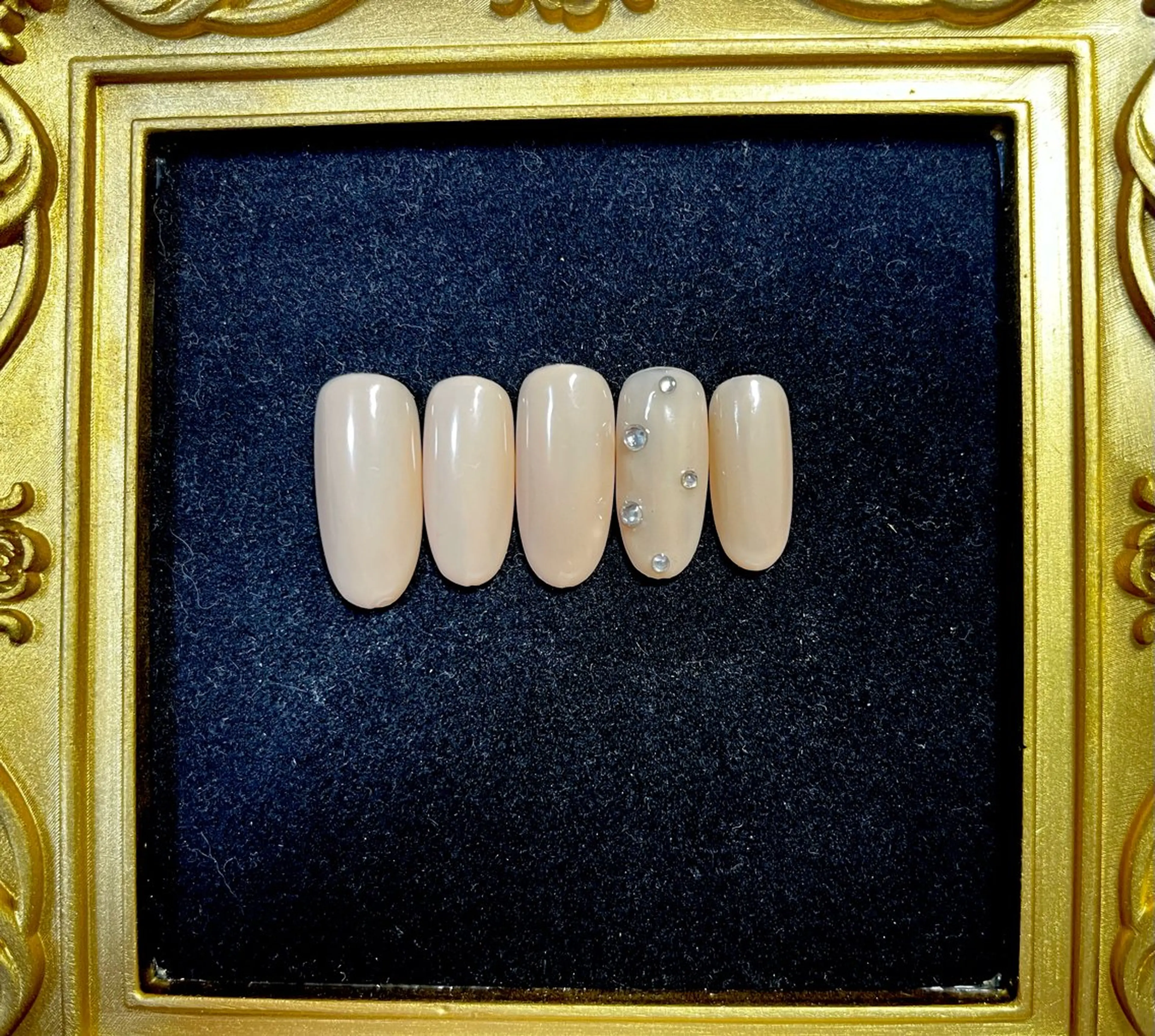 ネイル ストーンネイル ハンドネイル プライベートサロン N's Nailのネイルデザイン