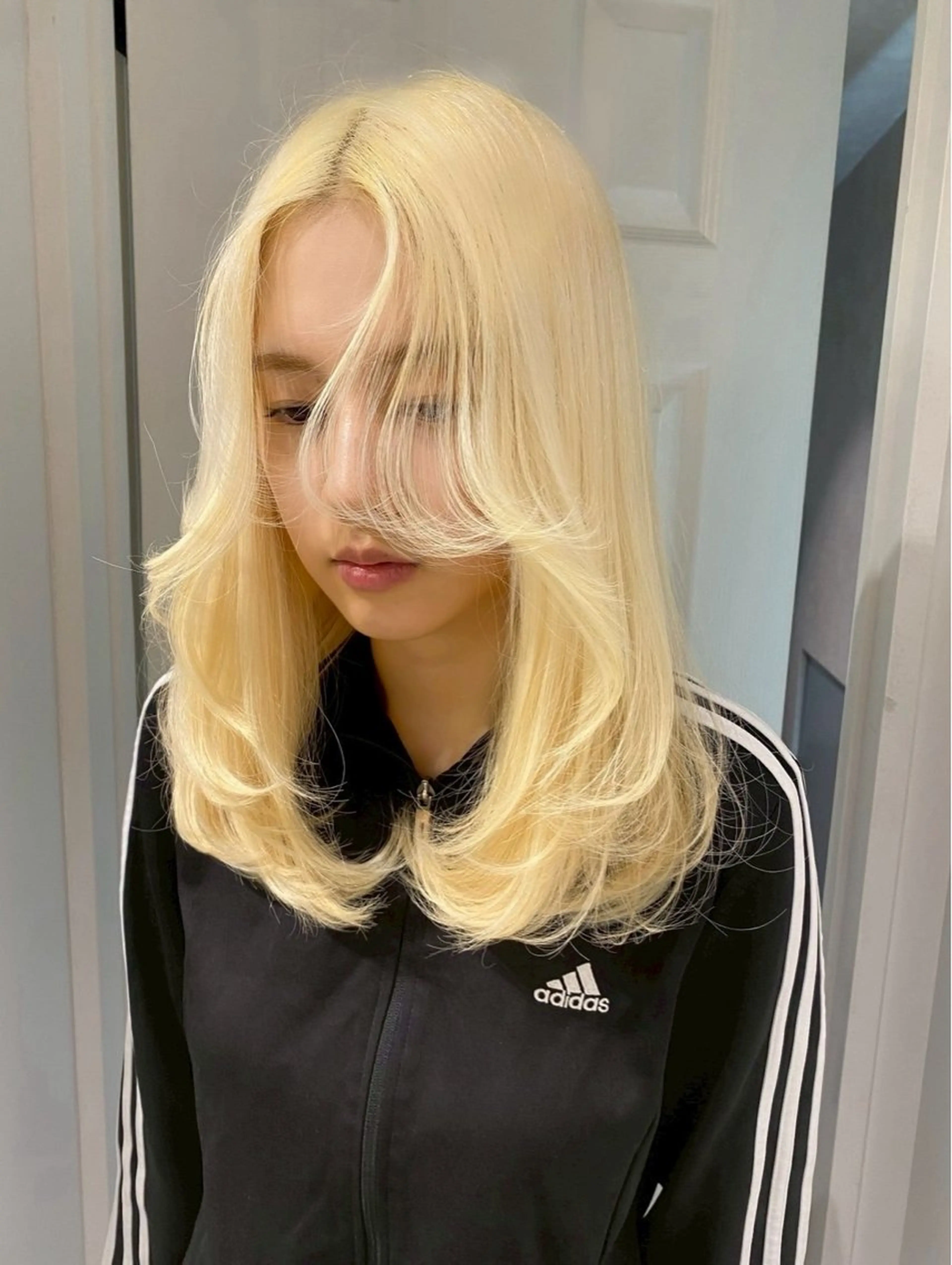 ロング カラー ブリーチ ケアブリーチ デザインカラー ダブルカラー イヤリングカラー 酸性ストレート /ハイトーン/つばさのヘアスタイル