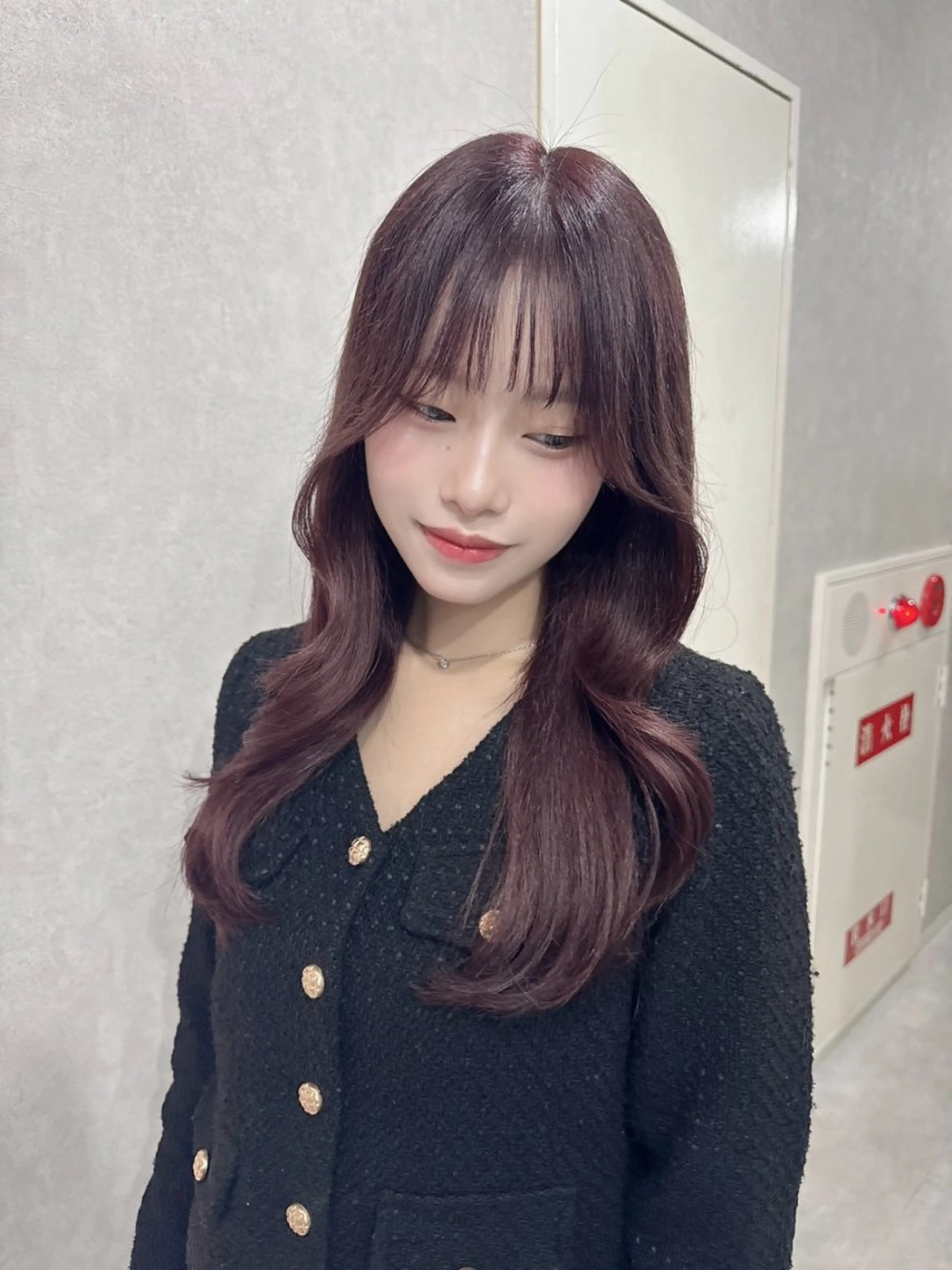 ロング カラー アッシュ アッシュブラウン ベージュカラー 黒髪 ブリーチ カット ヘアカラー トリートメント 赤み無し柔らかカラー 【梅田】madokaのヘアスタイル