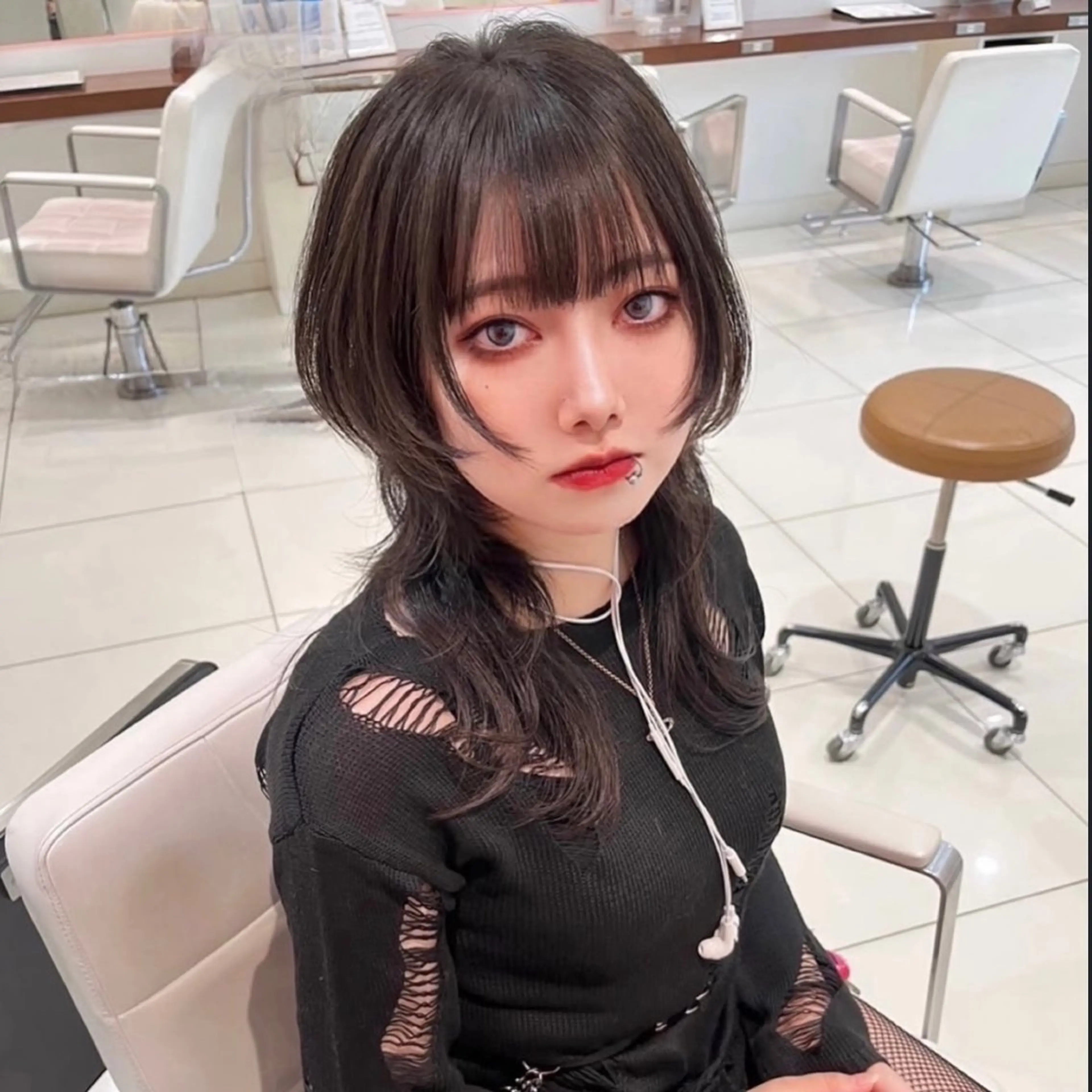 セミロング カラー レイヤーカット ウルフカット カット ヘアカラー トリートメント HOLON池袋所属・ウルフカット ハッシュカット/七海のヘアスタイル