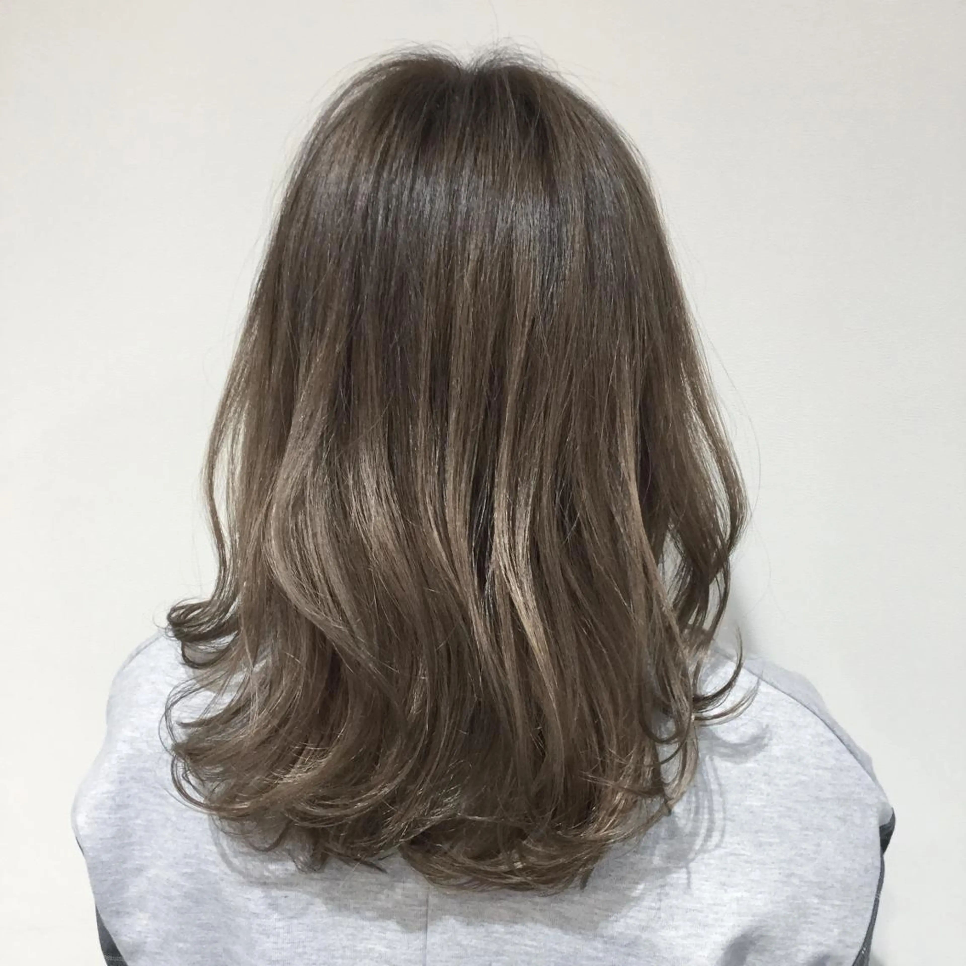 ミディアム カラー 髪質改善カラー韓国風 レイヤーtudaのヘアスタイル