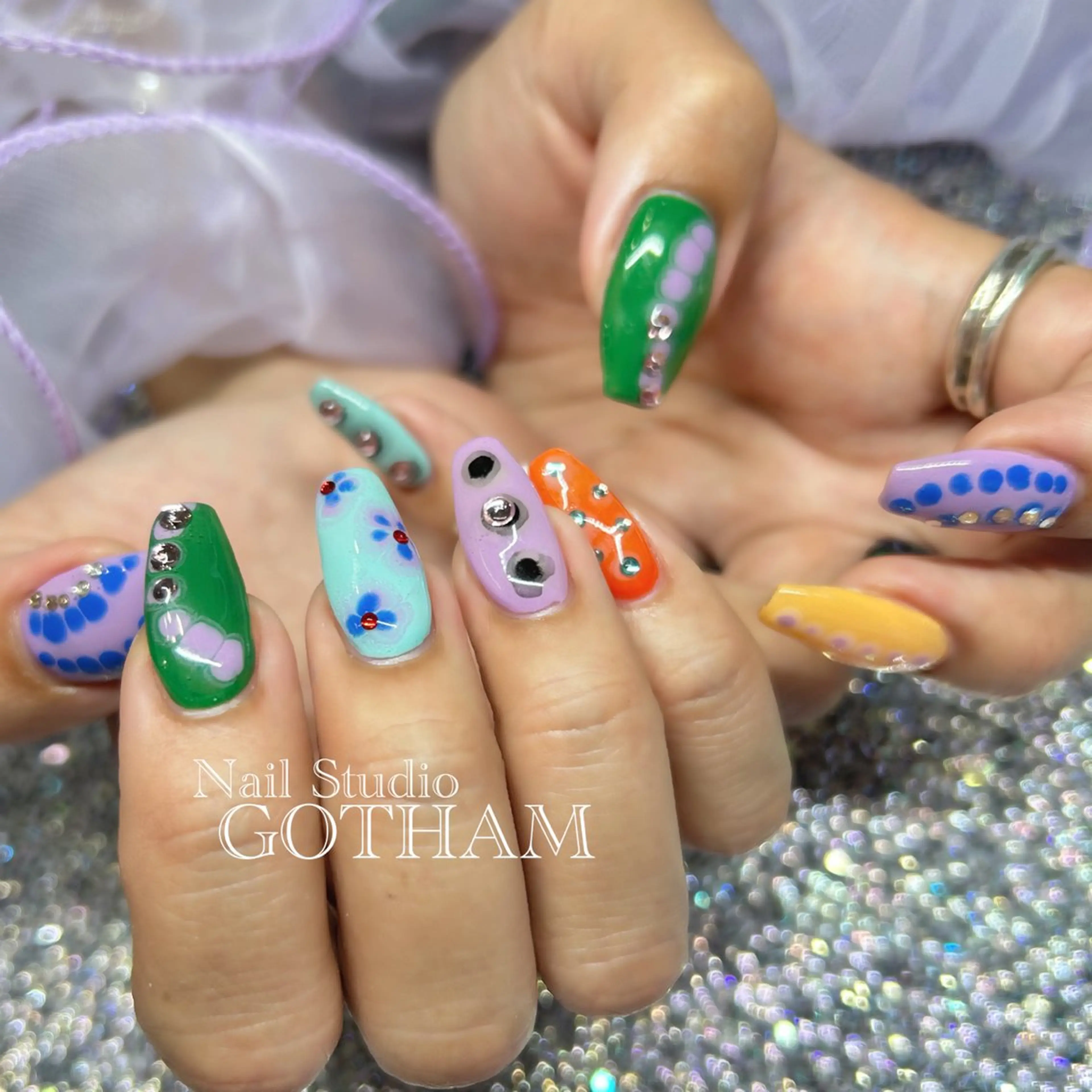 ネイル ハンドネイル 高円寺駅からすぐ🌈 ネイルGOTHAMのネイルデザイン