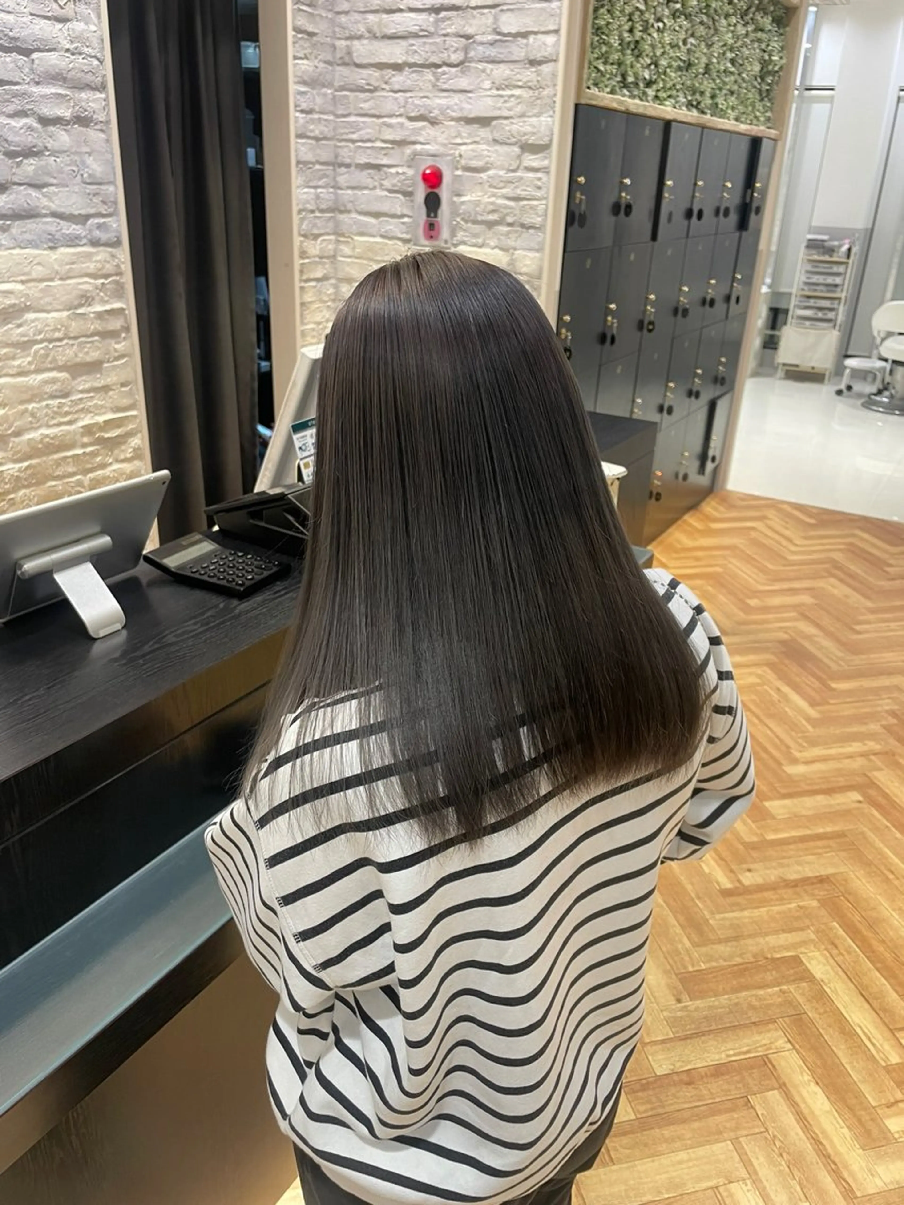 カラー グレージュ シルバー シルバーグレージュ Earth Yuhiのヘアスタイル