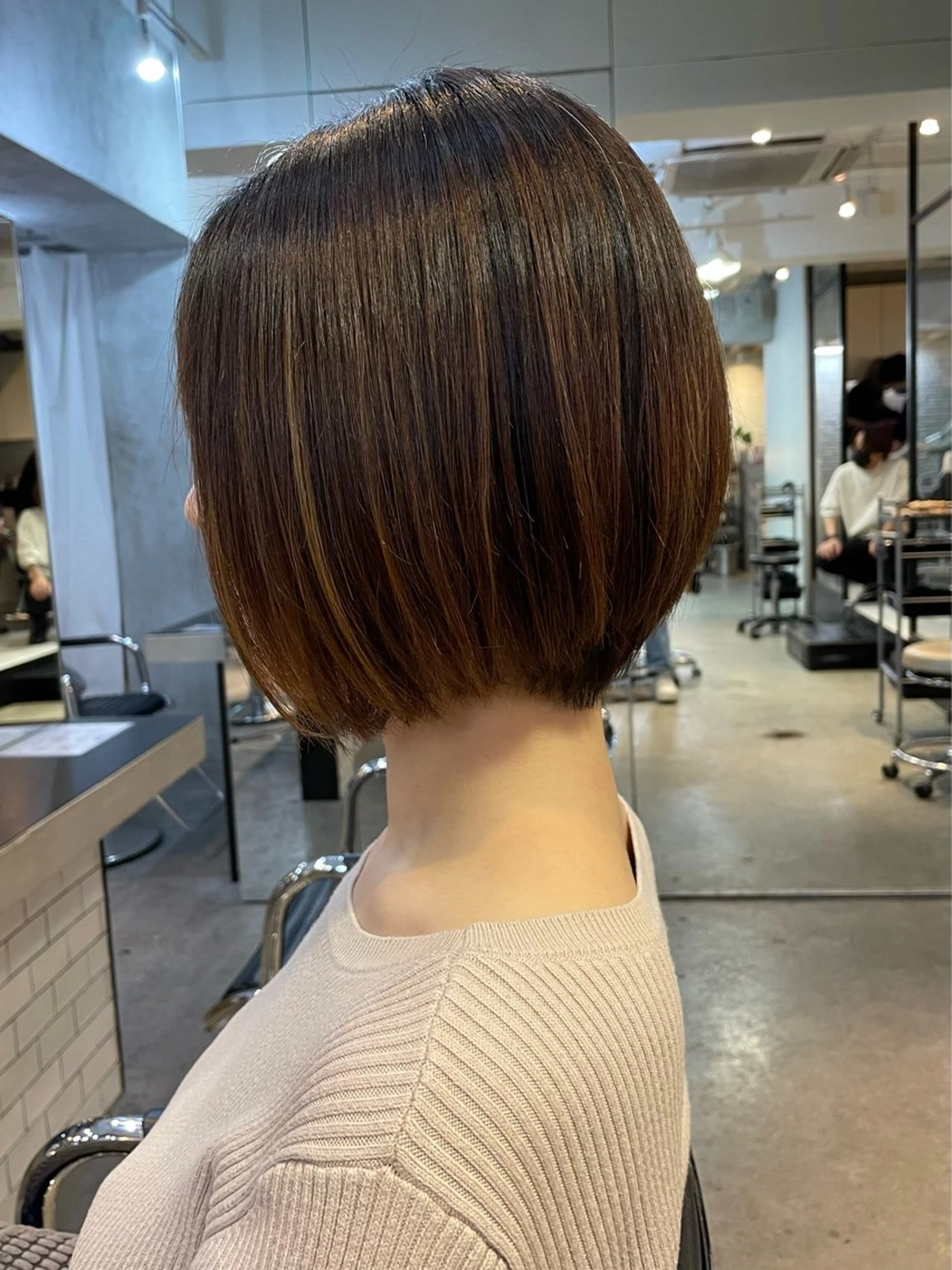 ショート 切りっぱなしボブ/ ブリーチカラー/大塚のヘアスタイル