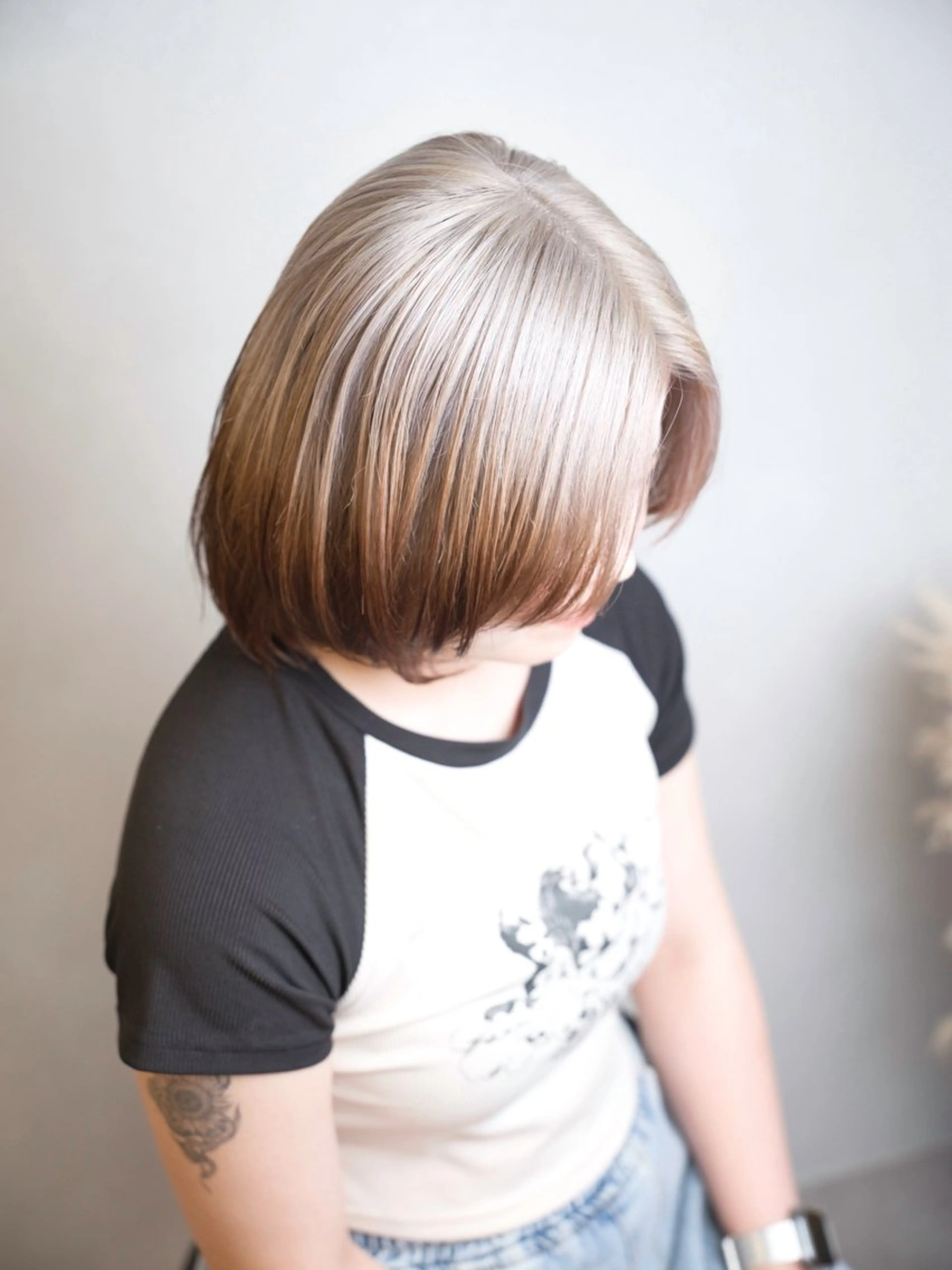 ミディアム カラー 顔周りカット カット ヘアカラー トリートメント 安藤悠里/ハイトーン /デザインカラーのヘアスタイル