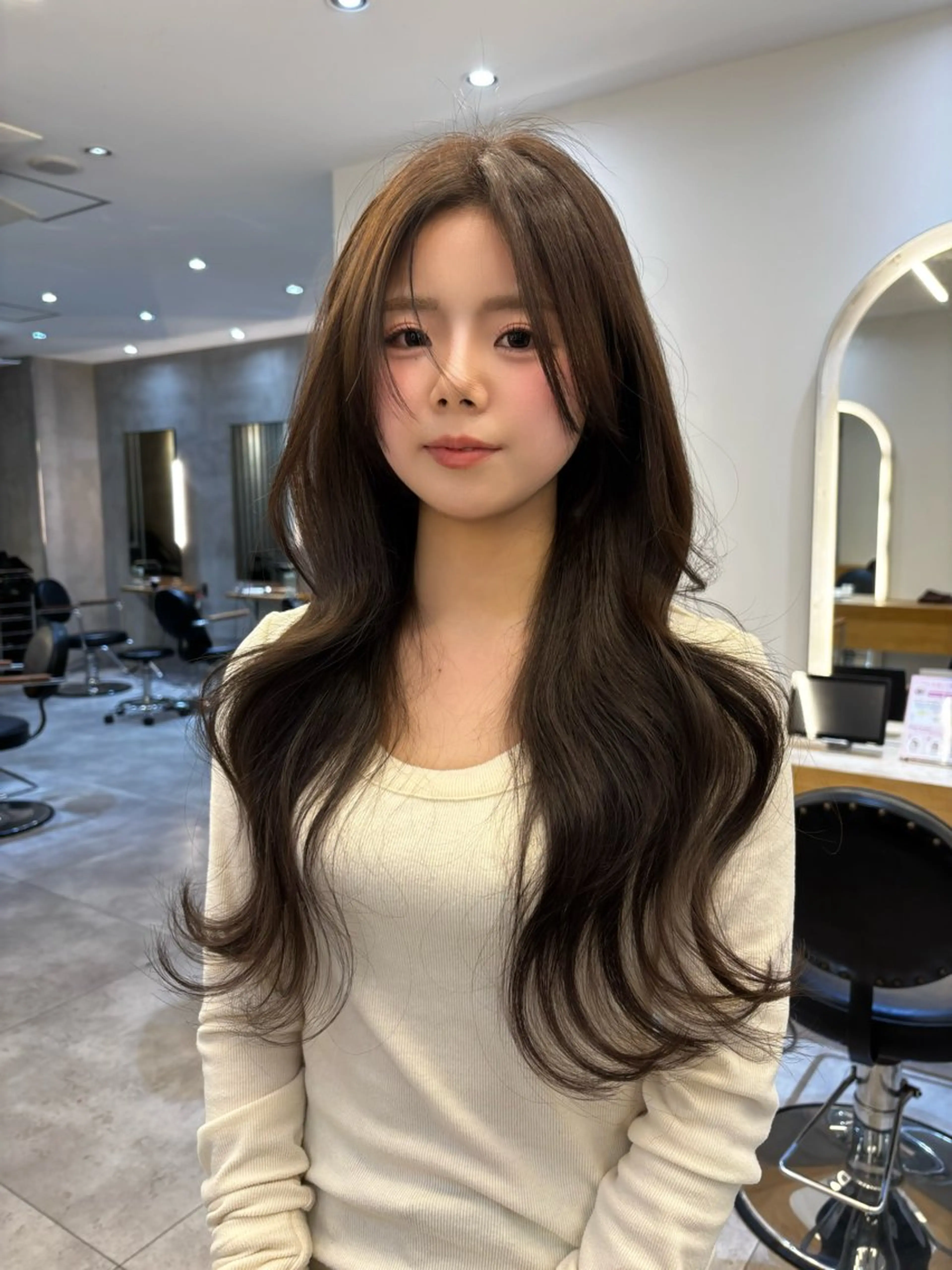 ロング 韓国風ヘア カット ヘアカラー トリートメント 🍀祥吾🍀レイヤー 艶髪❣️髪質改善❤️のヘアスタイル