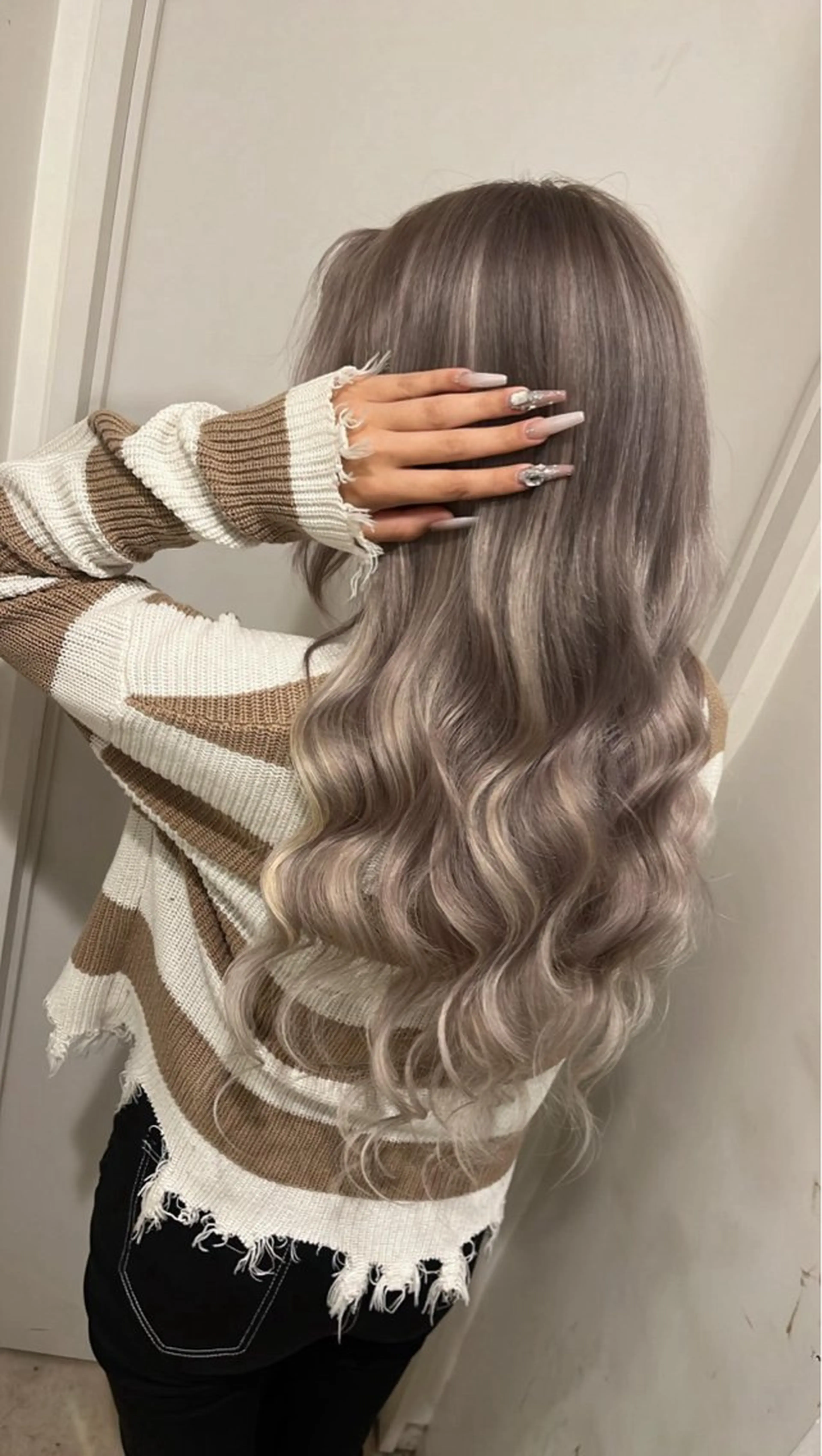 セミロング カラー ヘアアレンジ 🔥ハイトーンカラー ギャルNAOKI🔥のヘアスタイル