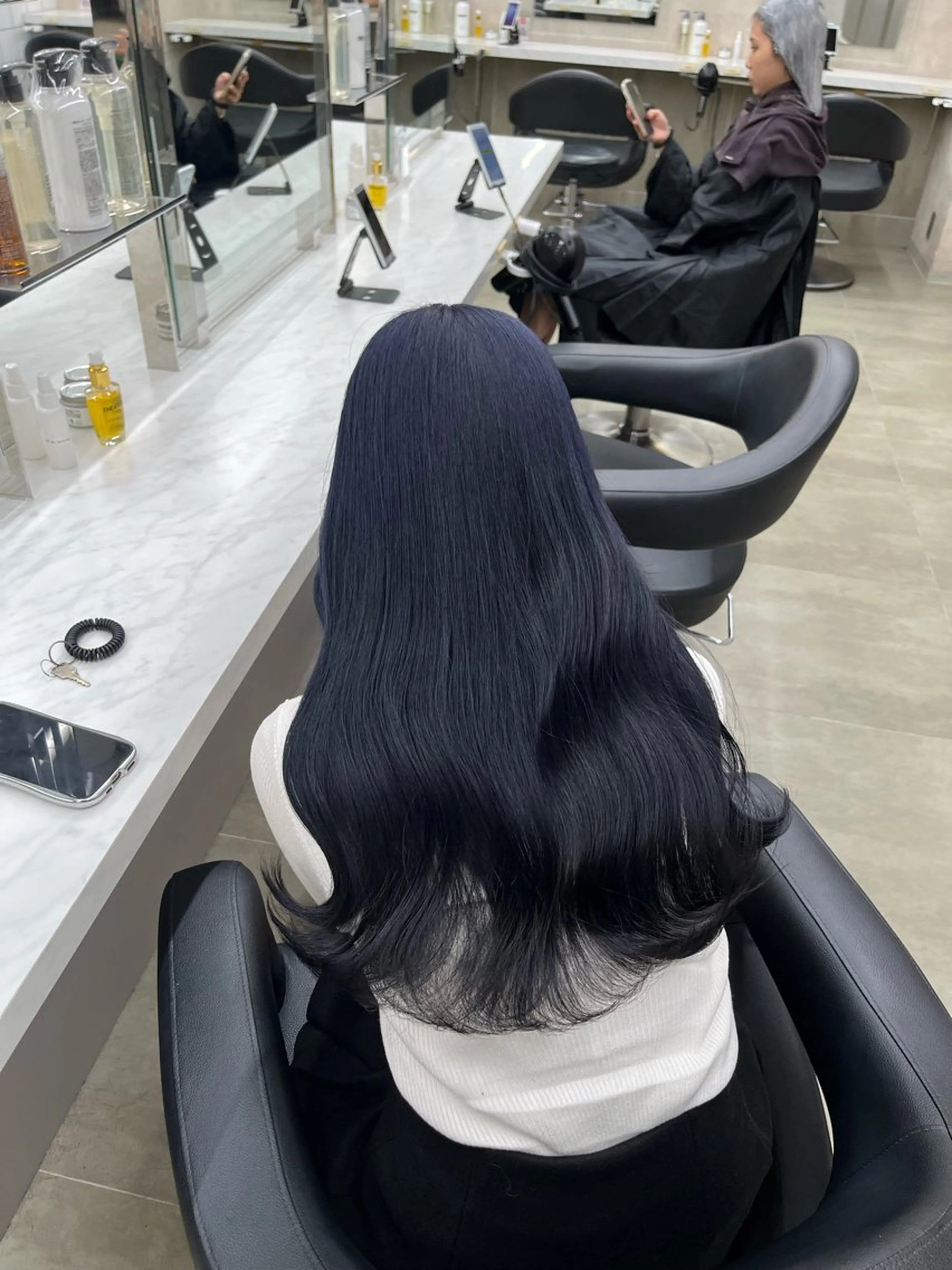 セミロング ヘアカラー トリートメント ヘッドスパ ヘアセット 寒色＆ブリーチ特化 寒色MiOのヘアスタイル