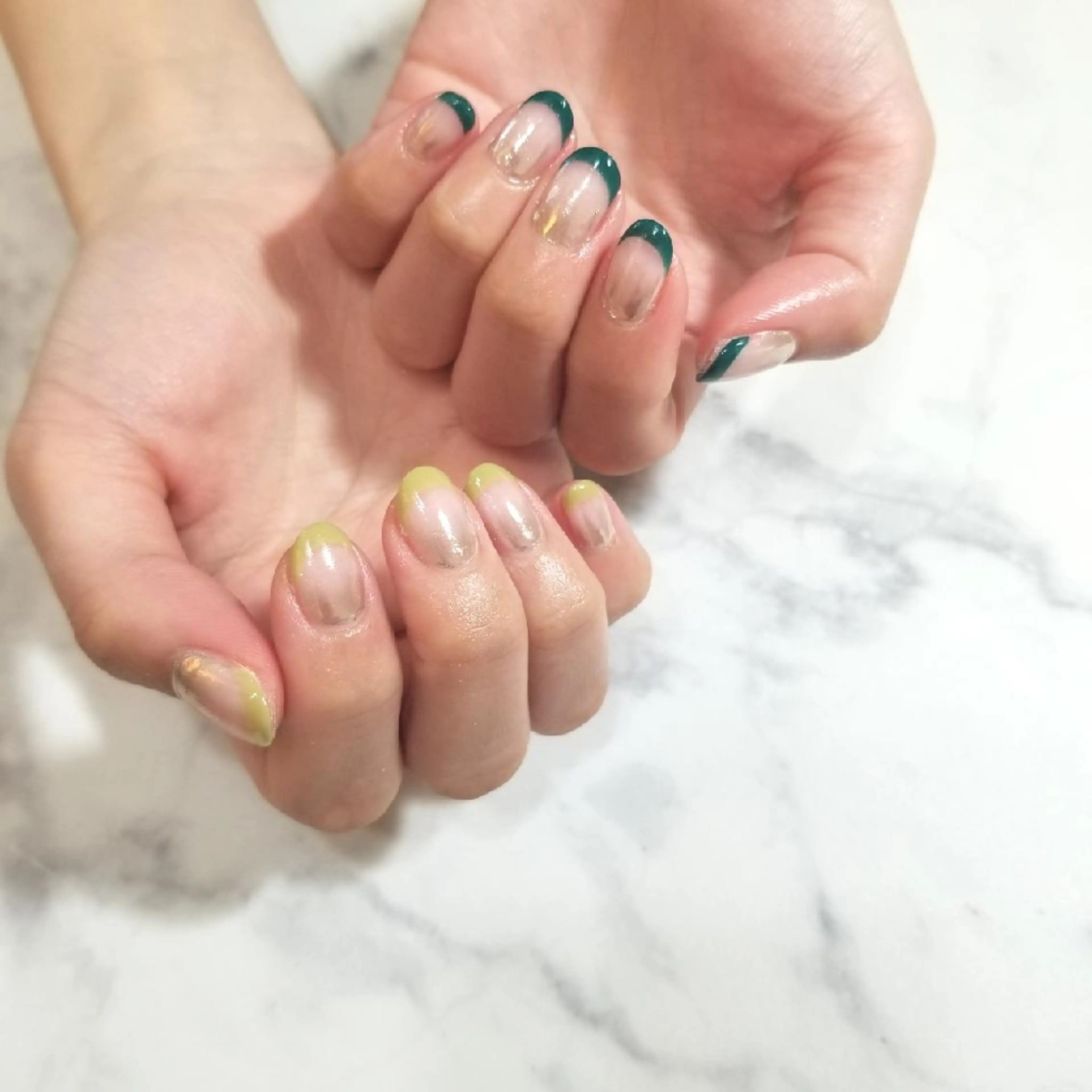 ネイル フレンチネイル ミラーネイル ハンドネイル nijiiro🌈 サトウのネイルデザイン