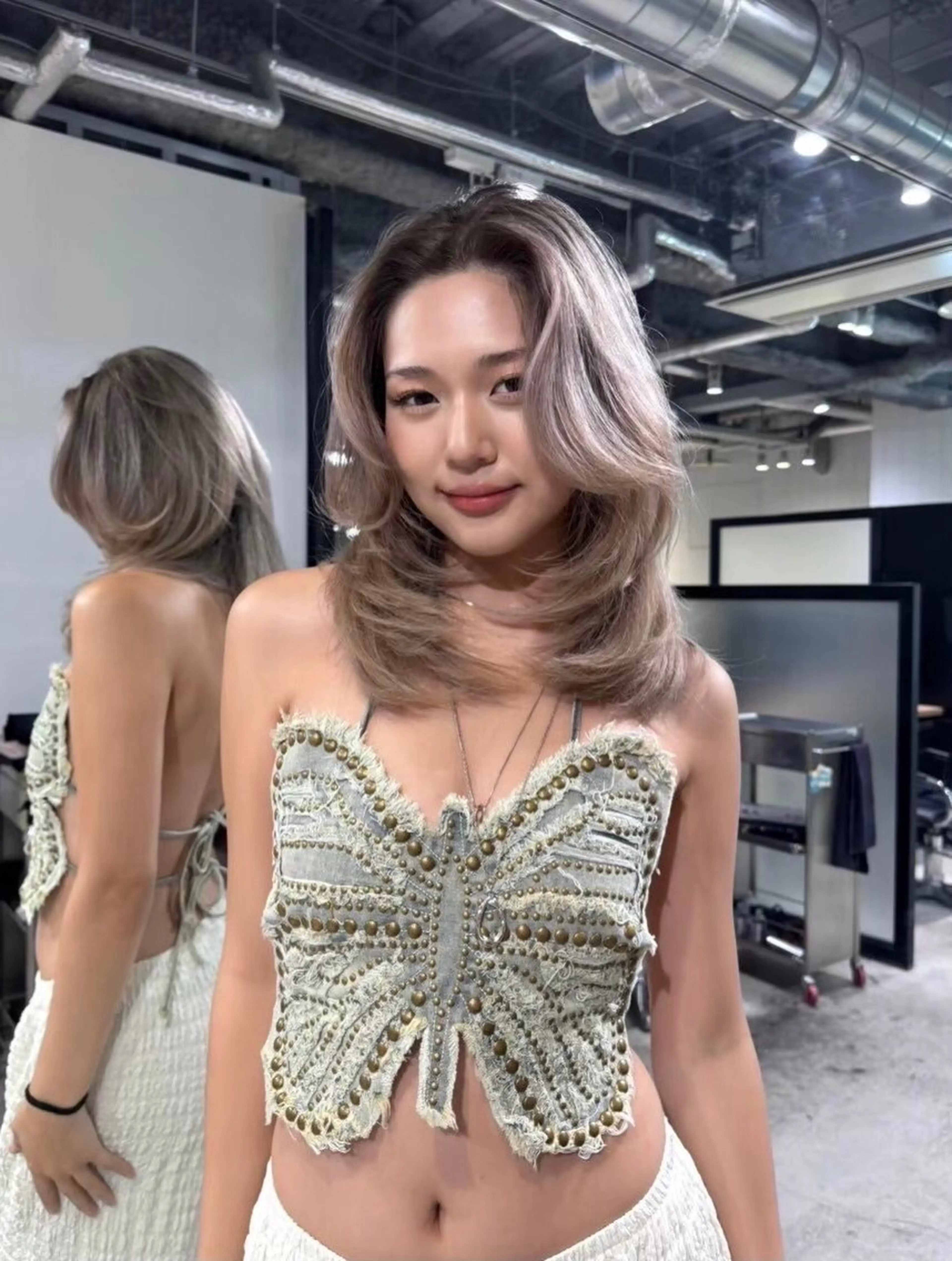 ロング DEAN 名駅店 大人レイヤーカットのヘアスタイル