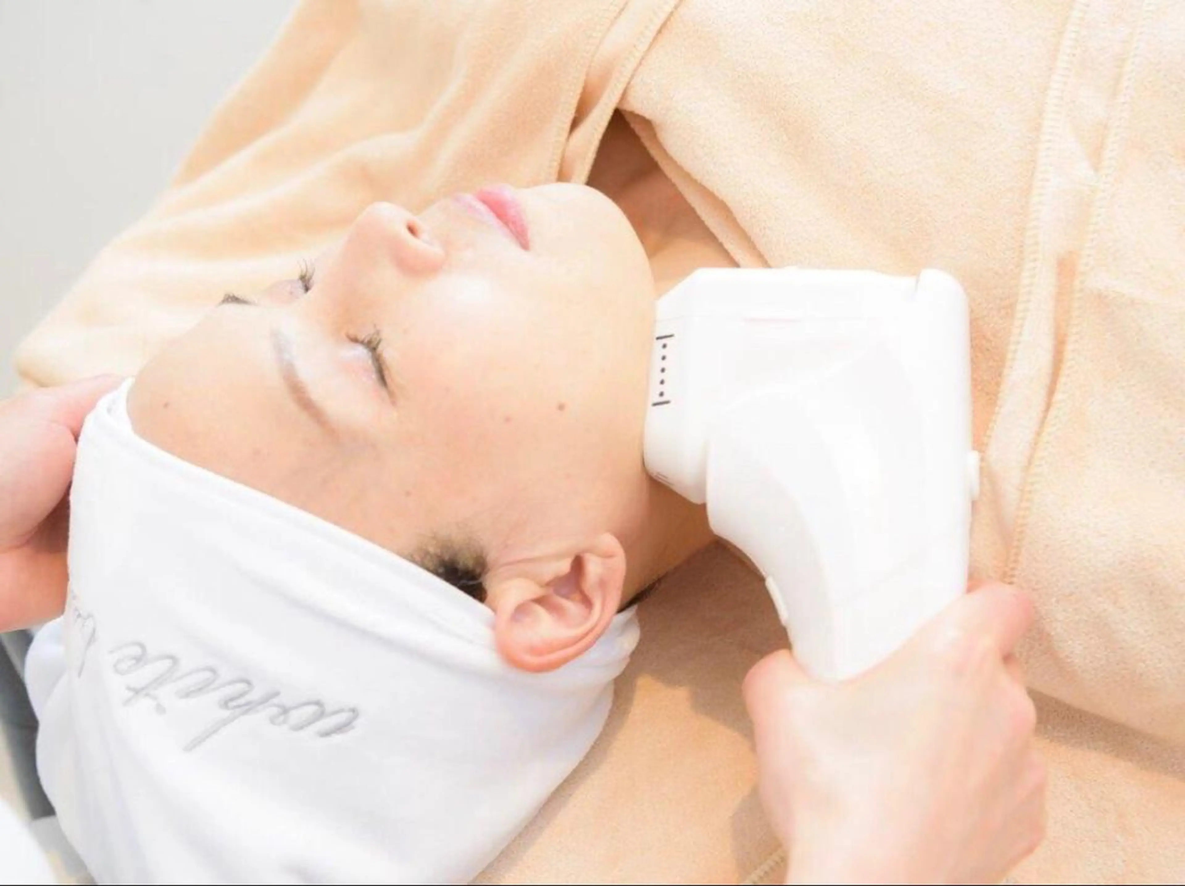 【しわ.たるみ改善】クレンジング+毛穴洗浄+美肌マッサージ+超音波（首&全顔)+パック　90分¥25000→¥16000の写真