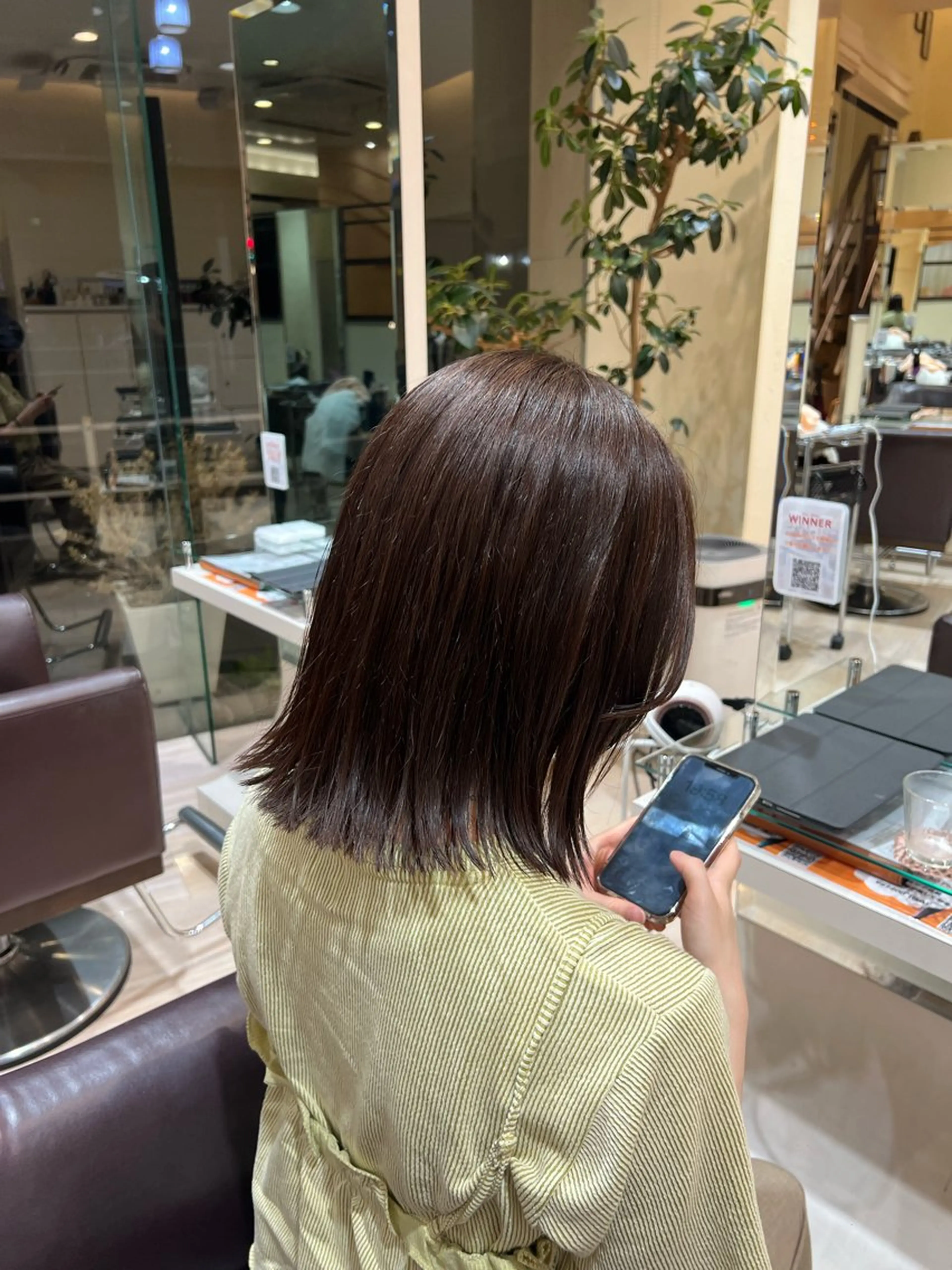 ミディアム ボブ 顔まわりレイヤー 顔周りカット レイヤーカット 神山 海里のヘアスタイル