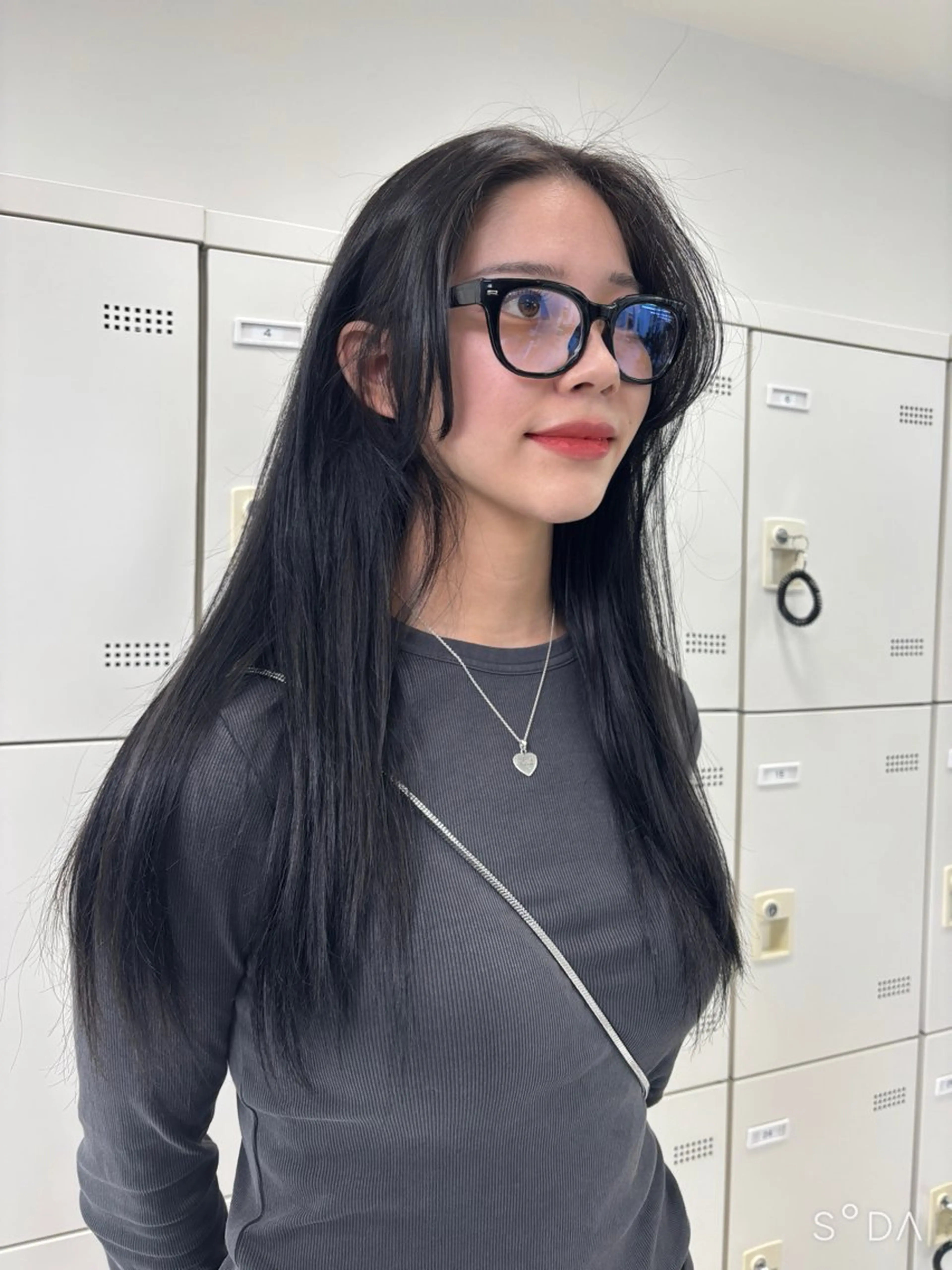 ロング ヘアカラー トリートメント 韓国ヘア/ブリーチ無 しWカラー/オリーブのヘアスタイル