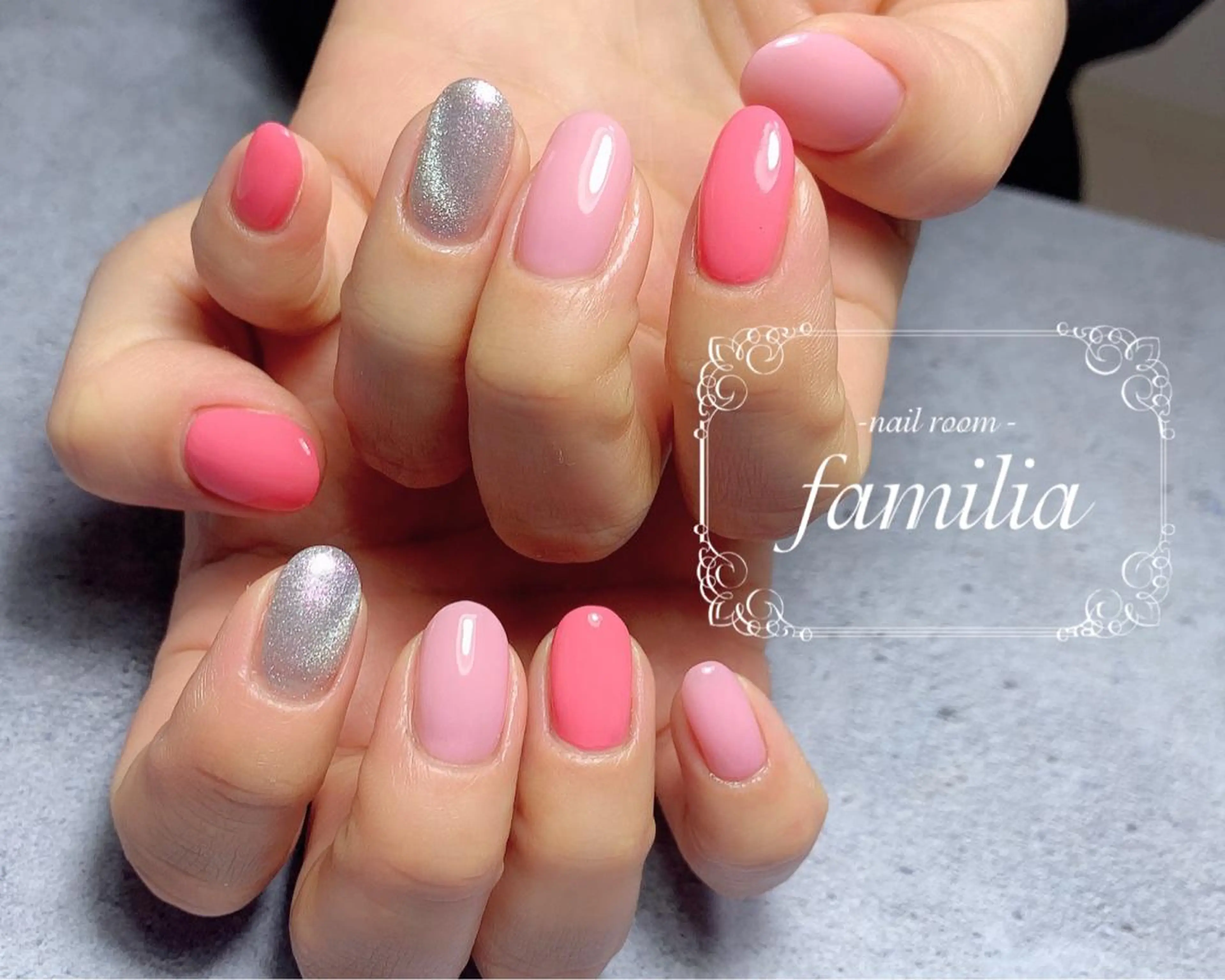 ネイル マグネットネイル ホワイト ハンドネイル -nailroom- familiaのネイルデザイン