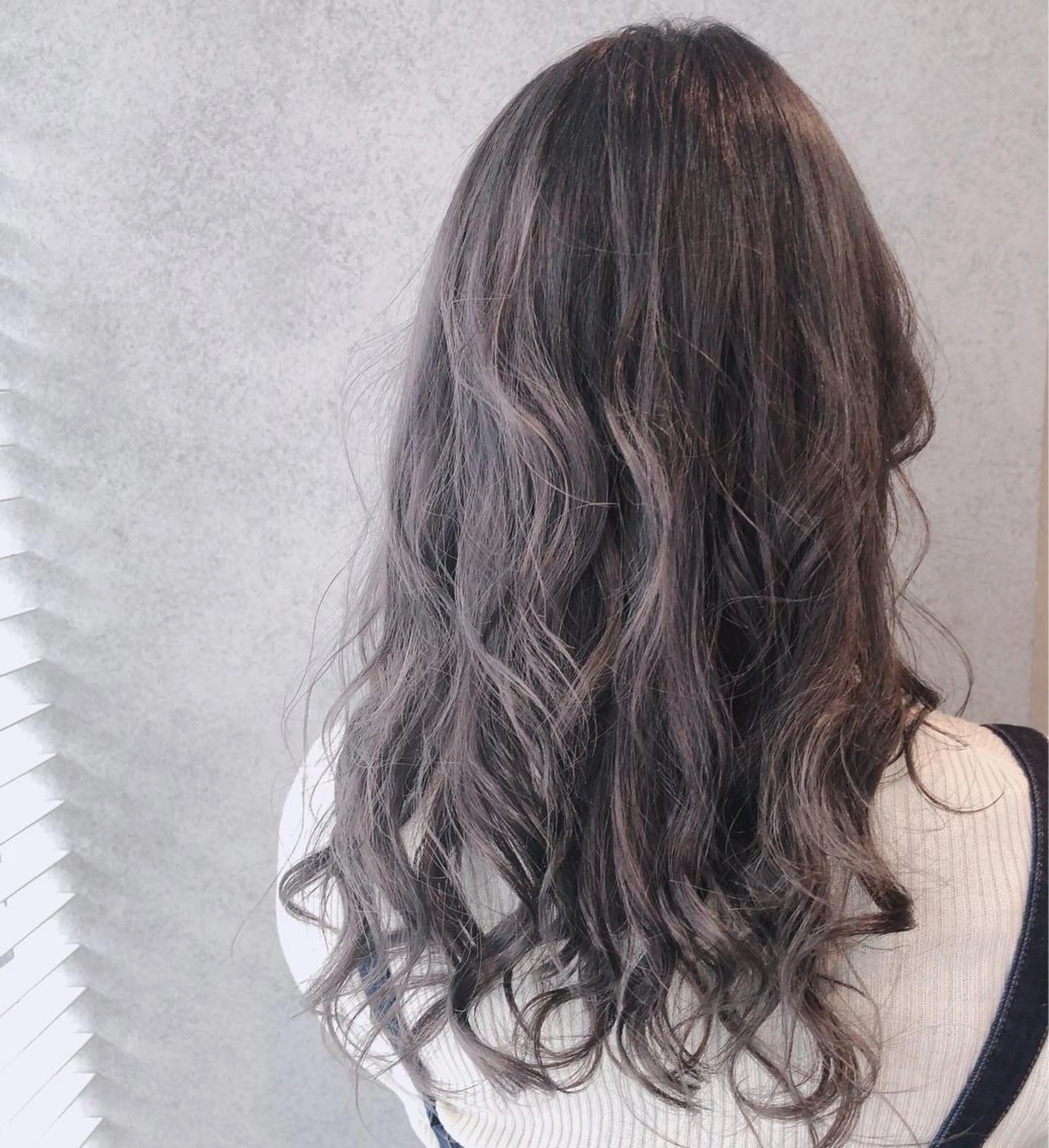 ロング カラー パーマ ヘアアレンジ アッシュ アッシュグレー 透明感カラー SALOWIN池袋店 🌿harukaのヘアスタイル