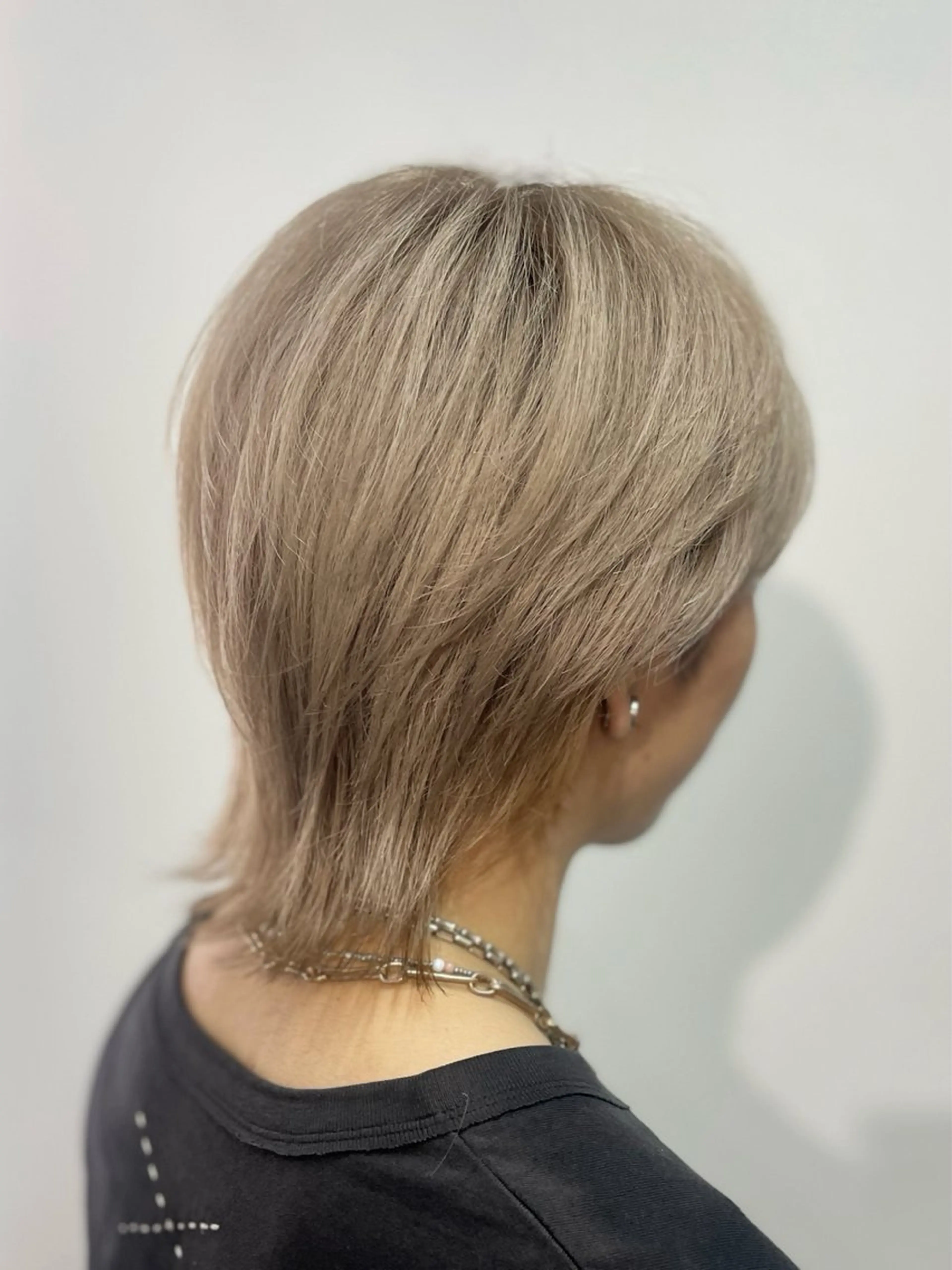 カラー メンズ メンズブリーチ メンズウルフカット ベージュカラー ブリーチ ウルフカット ブリーチカラー 🎀ヒナ/トモカ🎀のヘアスタイル