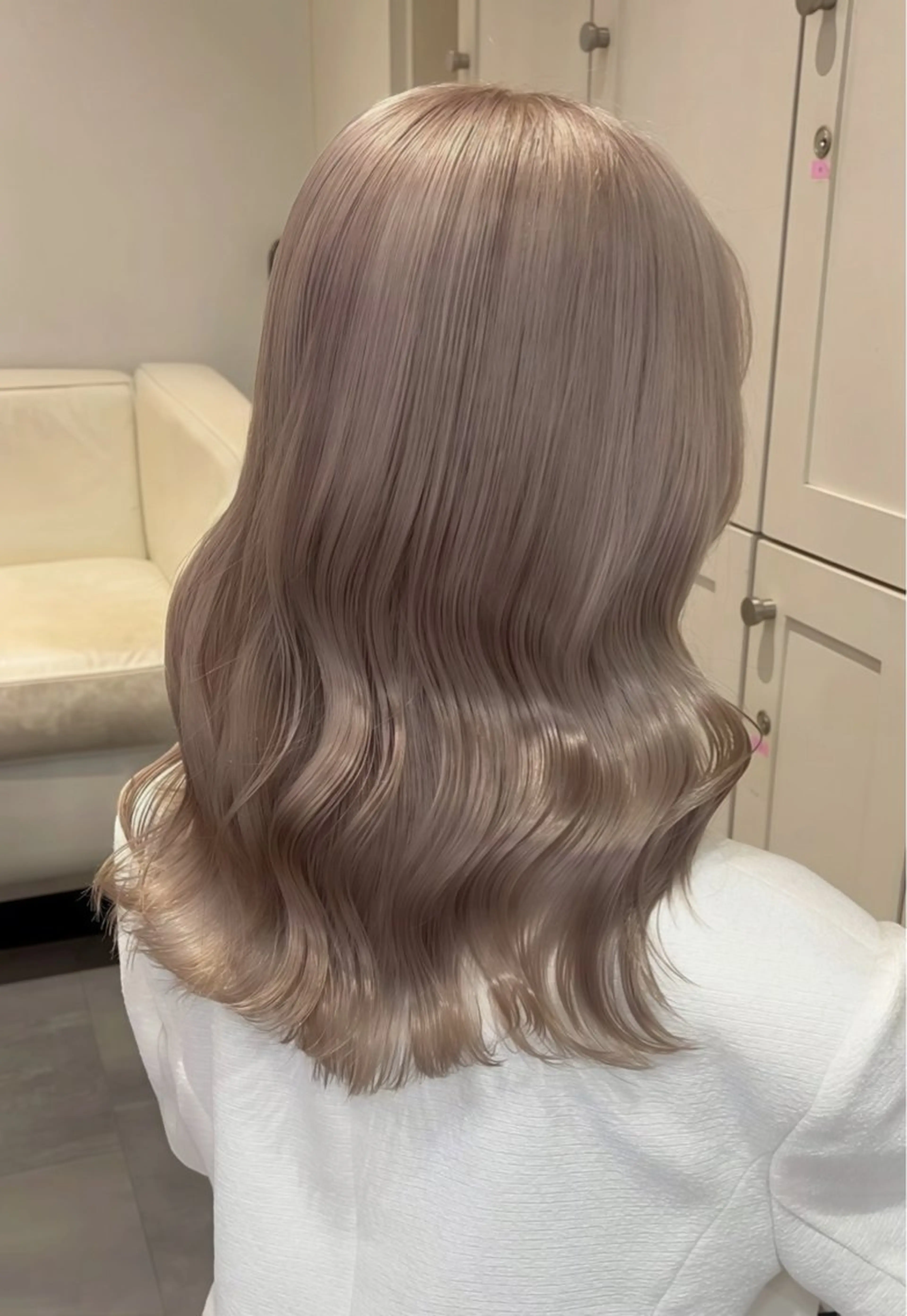 セミロング ヘアカラー コスギ ユカナのヘアスタイル