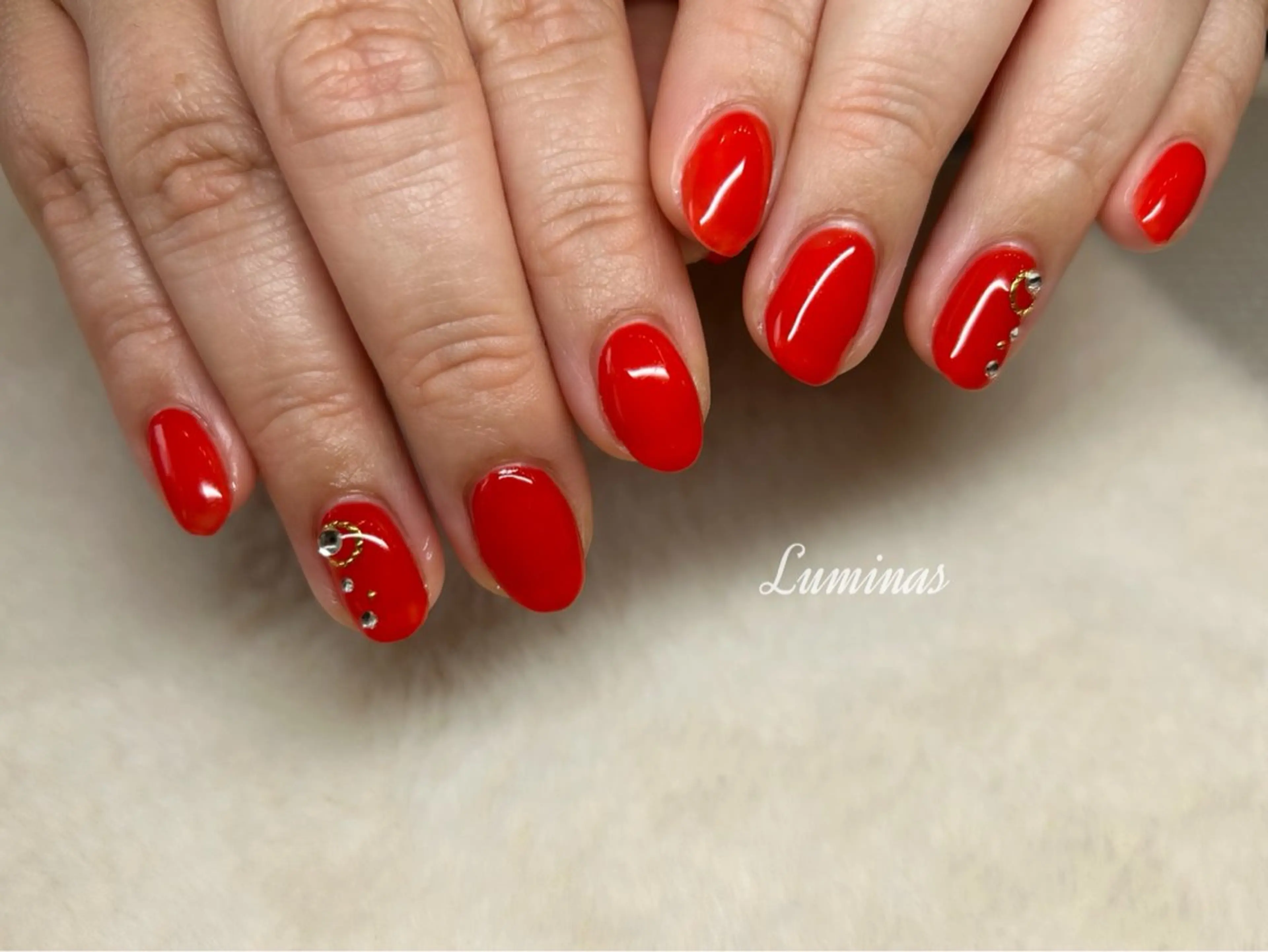 ネイル アートネイル 赤色 シンプルネイル ストーンネイル ruffle Asukaのネイルデザイン