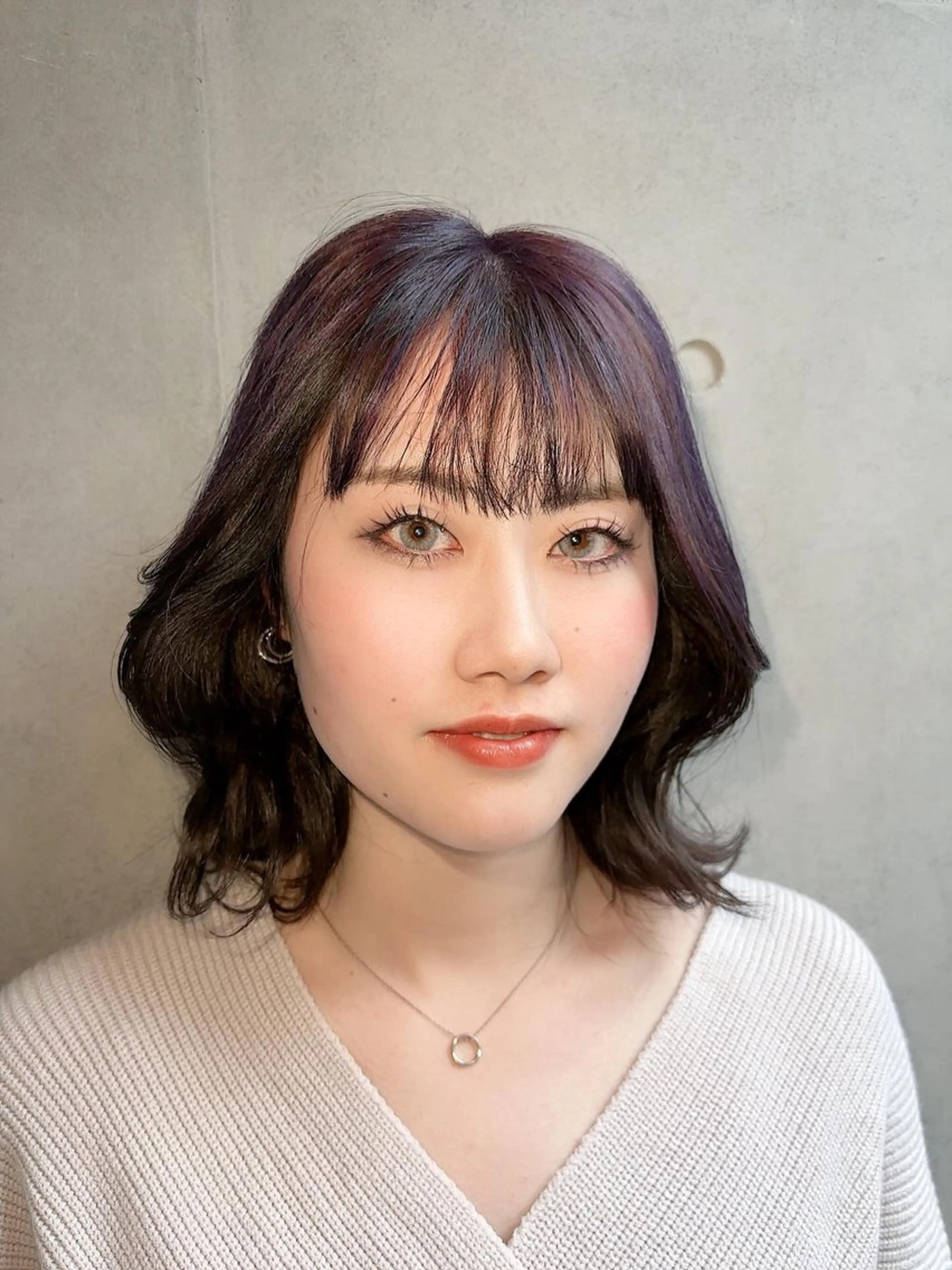 ミディアム レイヤー 艶々カラーのヘアスタイル