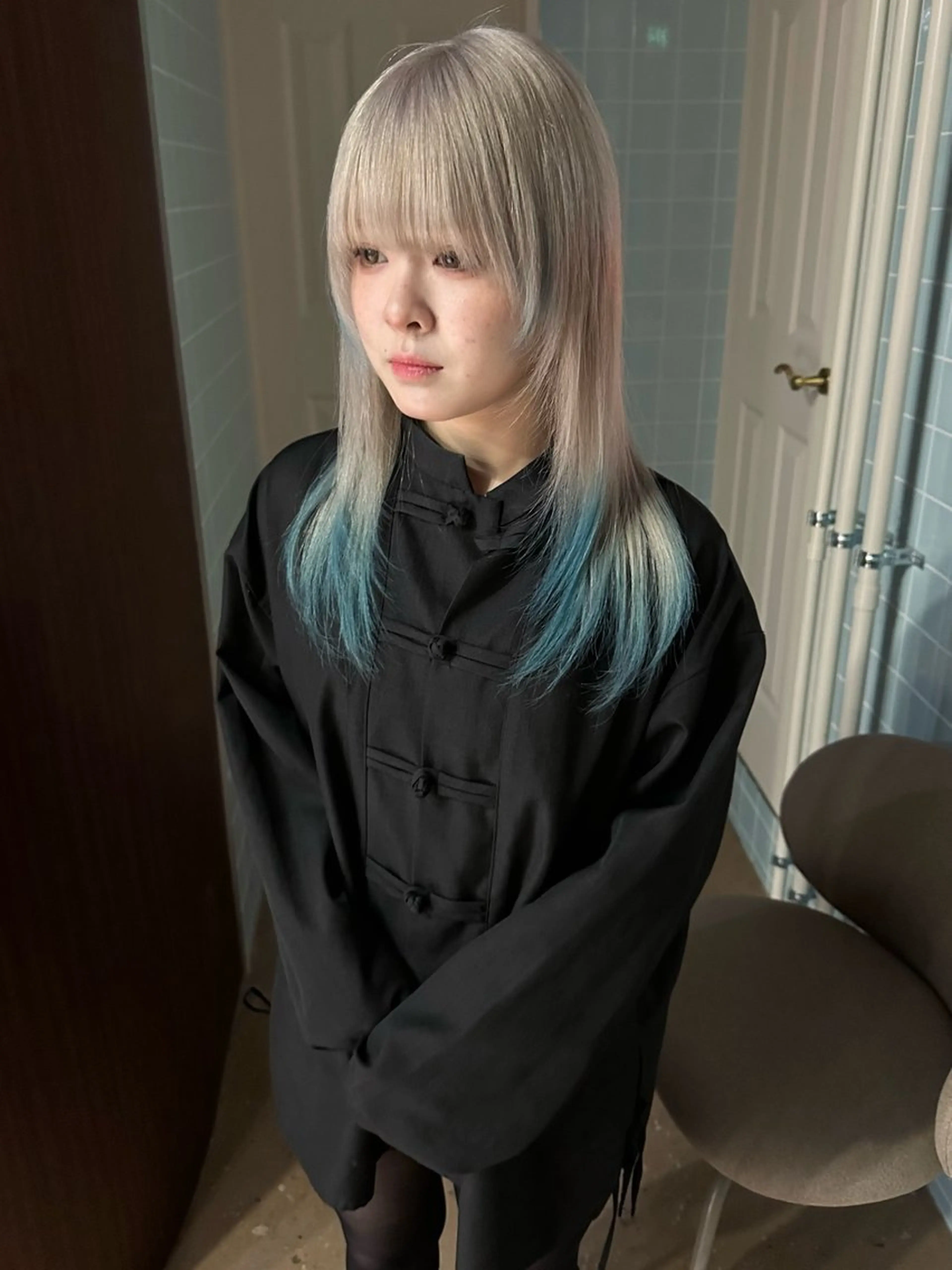 セミロング カラー ブリーチ デザインカラー ハイトーンカラー レイヤーカット カット ヘアカラー トリートメント ウルフ/レイヤー/ 渋谷🔮Yudaiのヘアスタイル