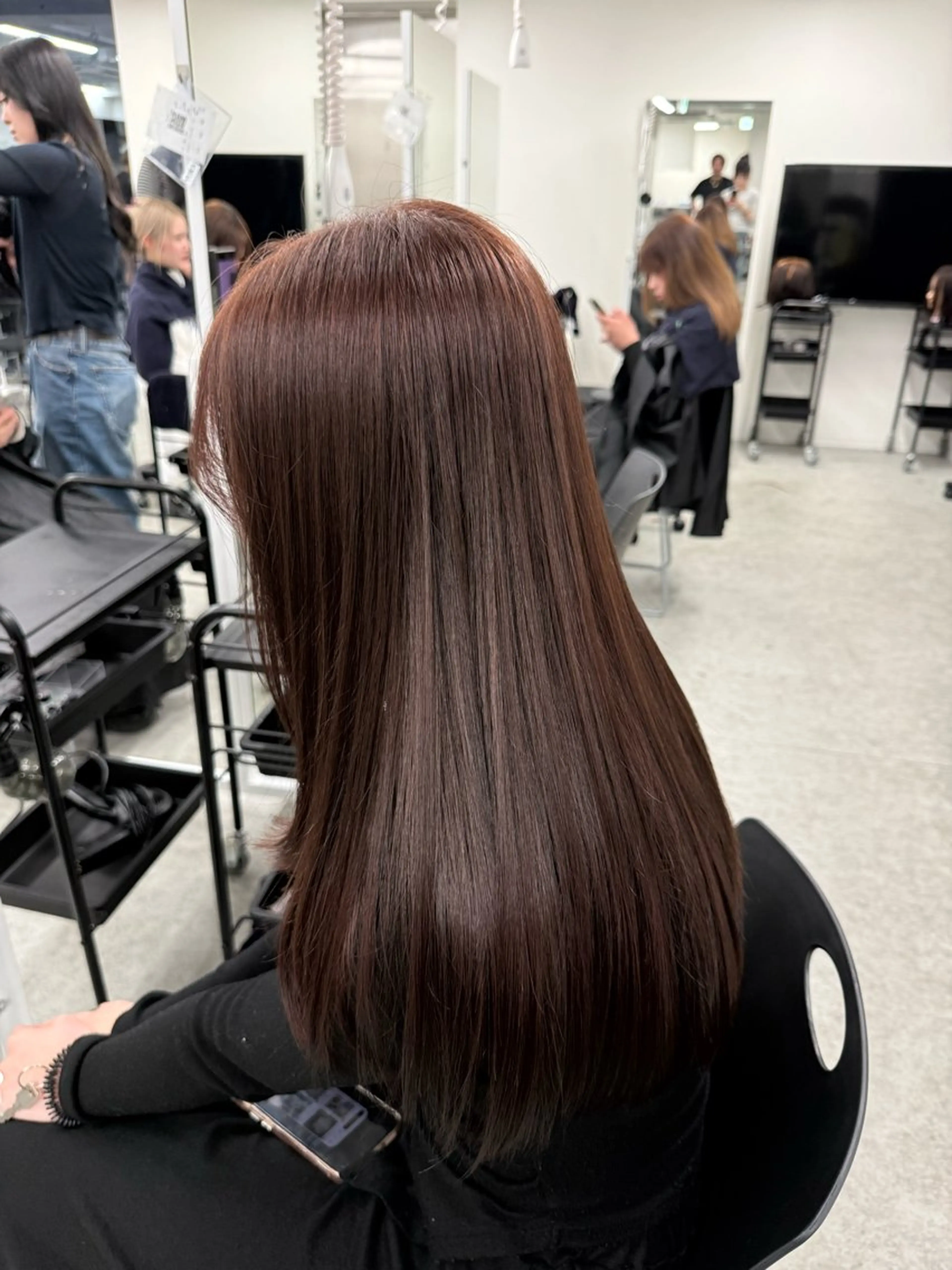 ロング カラー ワンホンカラー chino🤍🤍のヘアスタイル