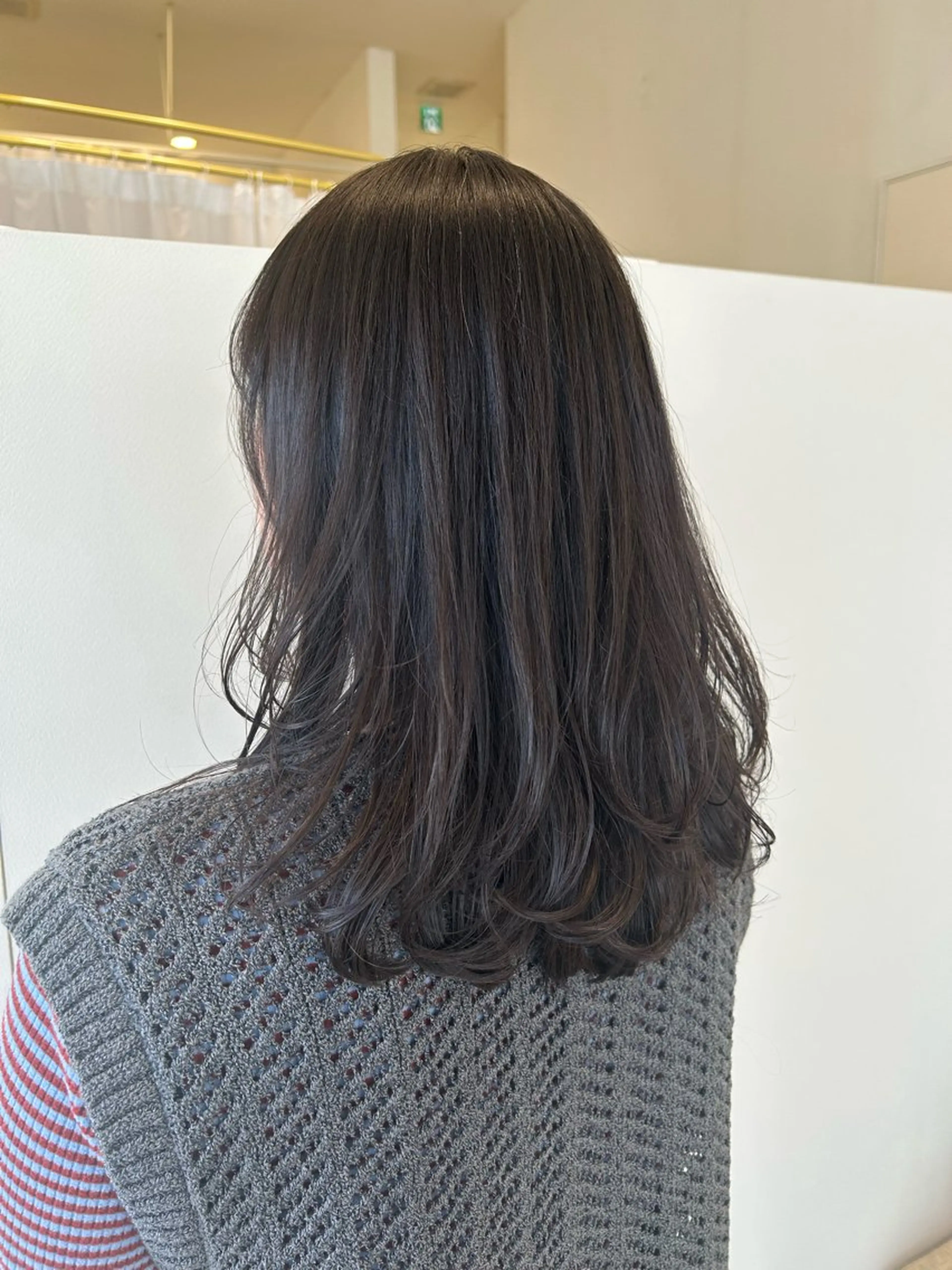 セミロング 松原 愛莉のヘアスタイル