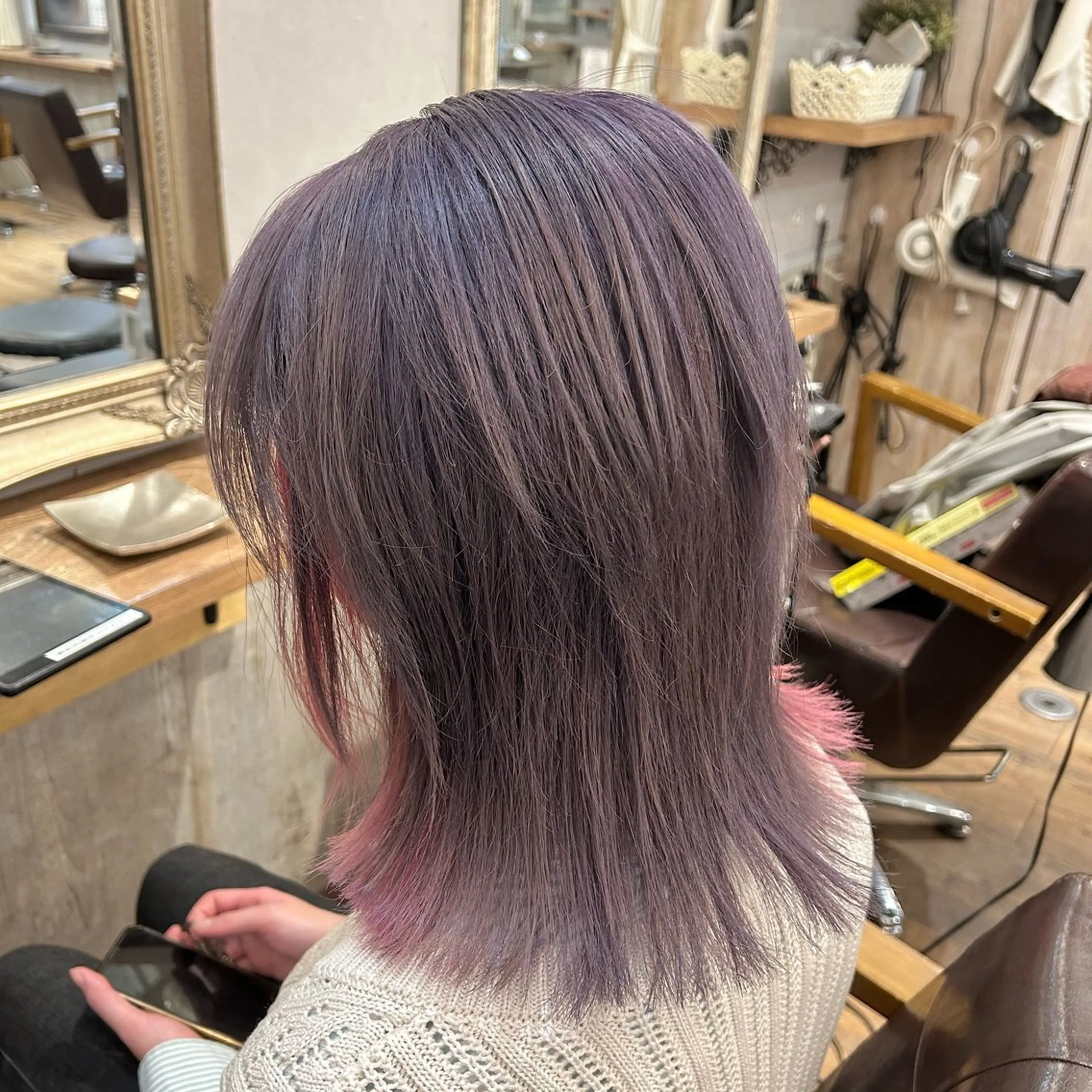 ミディアム SALOWIN 新宿三丁目EAST所属・レイヤーカット layercut✂️のヘアスタイル