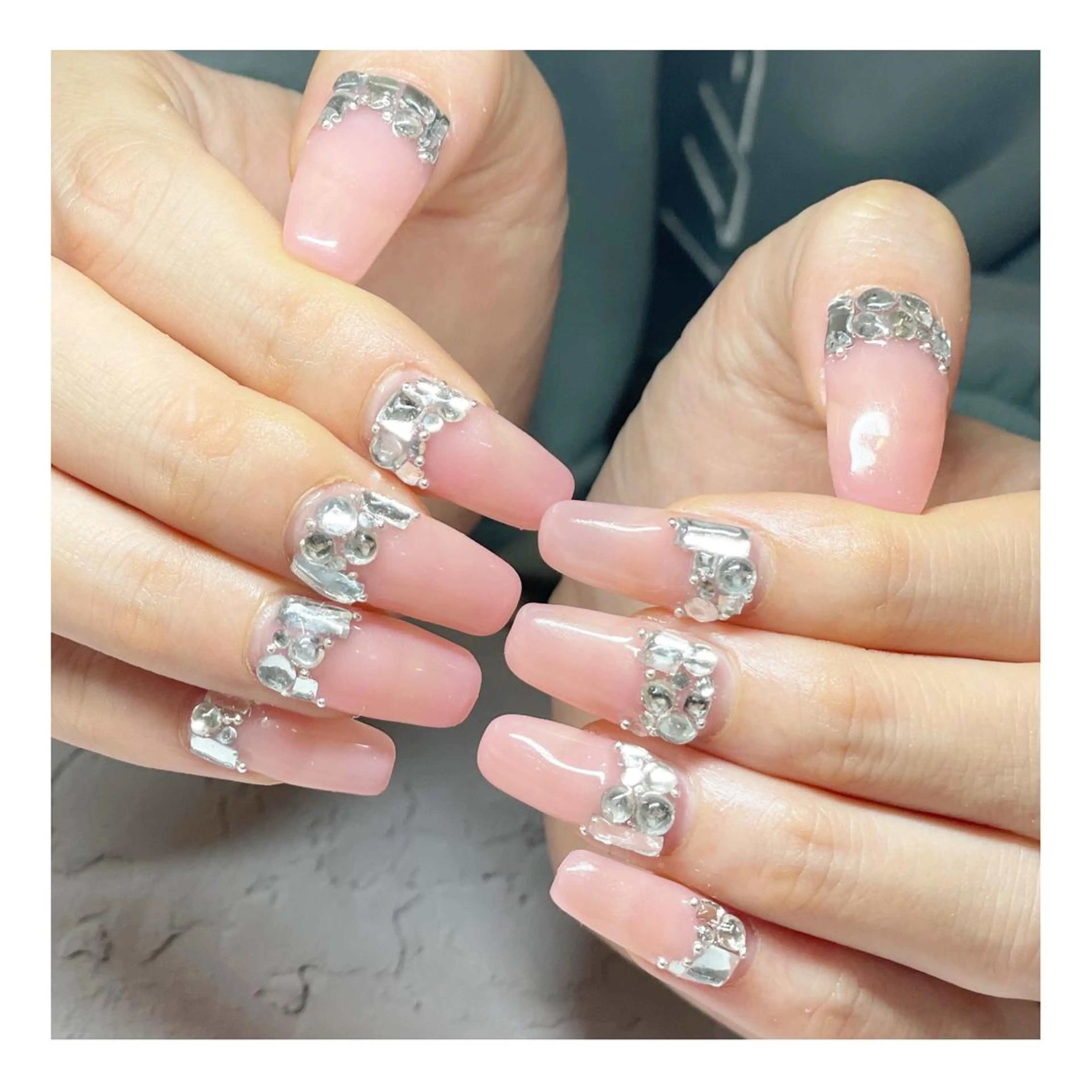 ネイル ジェルネイル ピンク ストーンネイル ハンドネイル LaLa Peach 福岡のマツエク・マツパデザイン