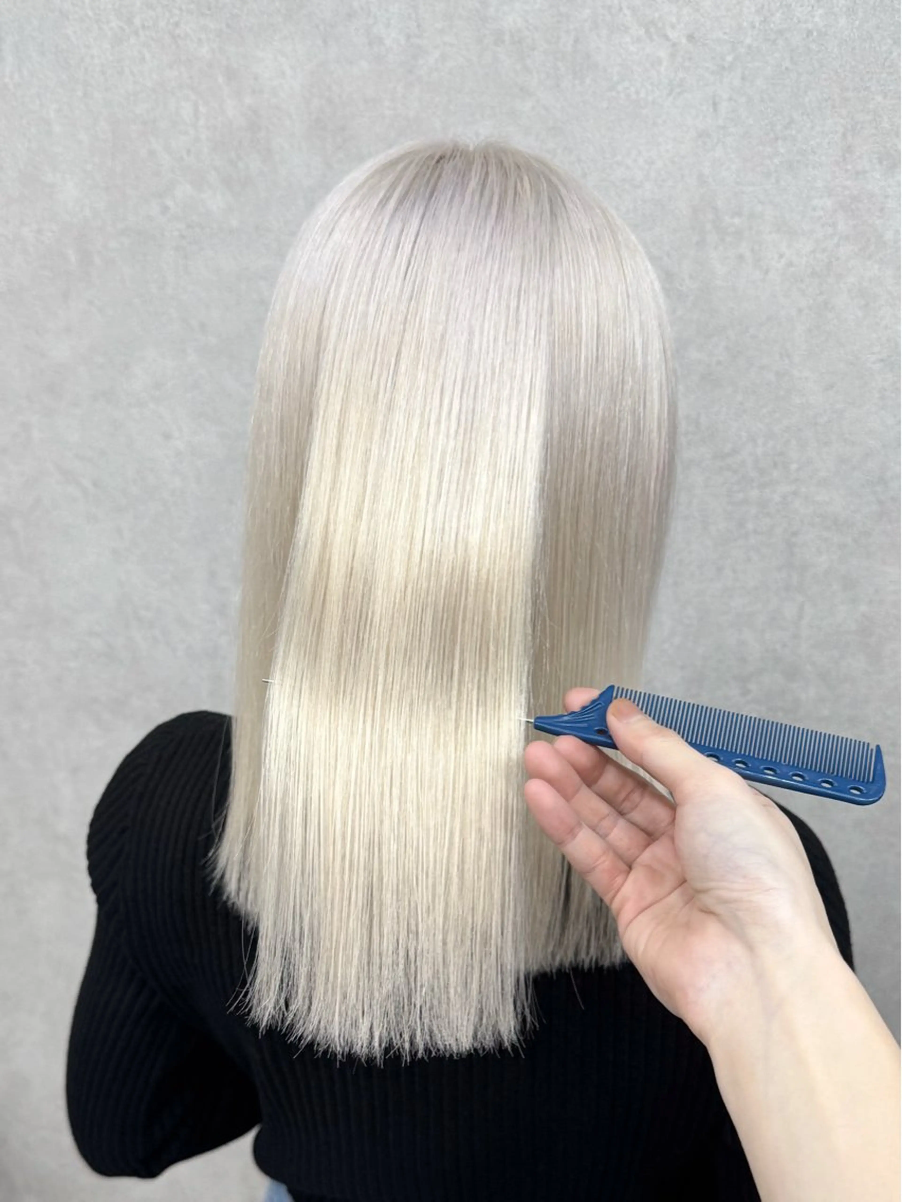 セミロング カラー ヘアカラー トリートメント ヘッドスパ ハイトーン・ブリーチ ムラ修正　八須　錬のヘアスタイル