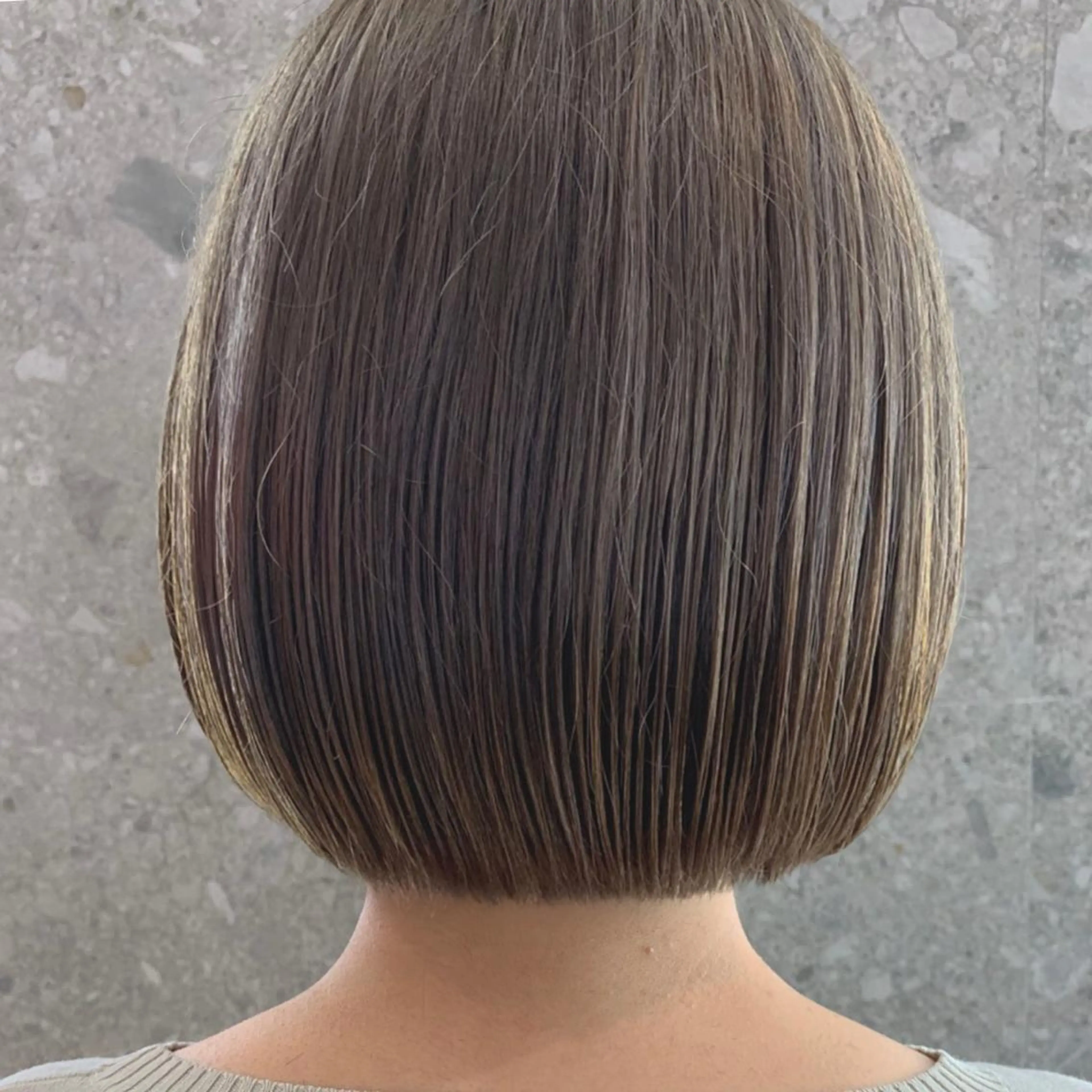 ショート カラー グレージュ シアーグレージュ カット ヘアカラー トリートメント 山下 千明のヘアスタイル