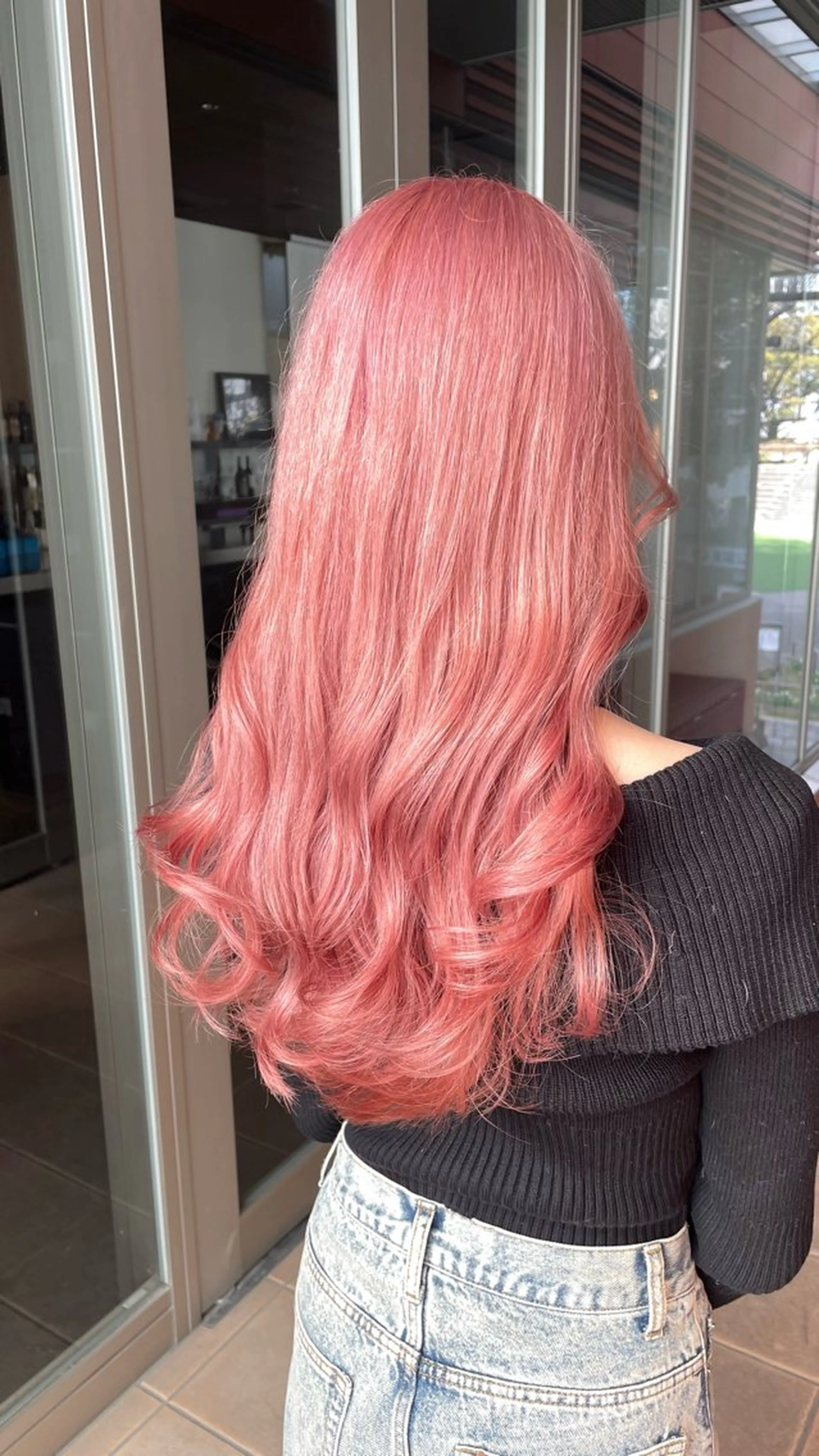 ロング カラー ブリーチ/髪質改善/ ハイトーン/暖色のヘアスタイル