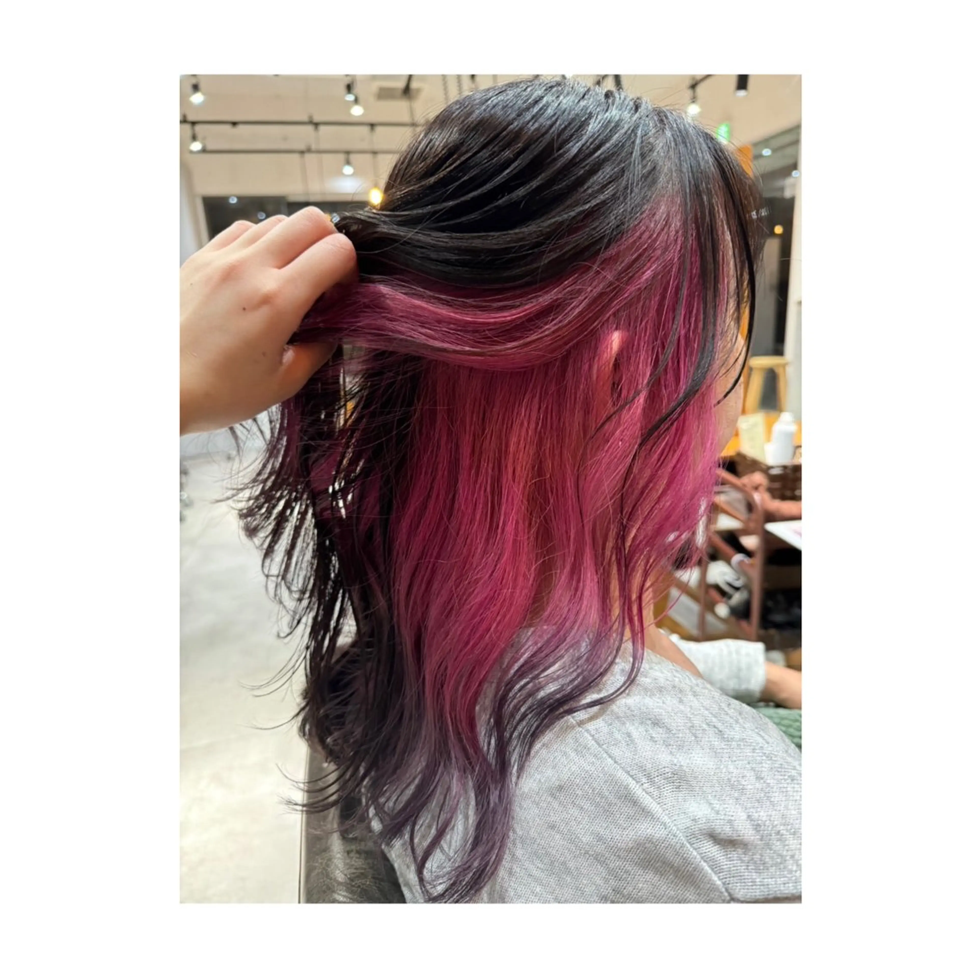 ミディアム カラー MIKU ☺︎のヘアスタイル