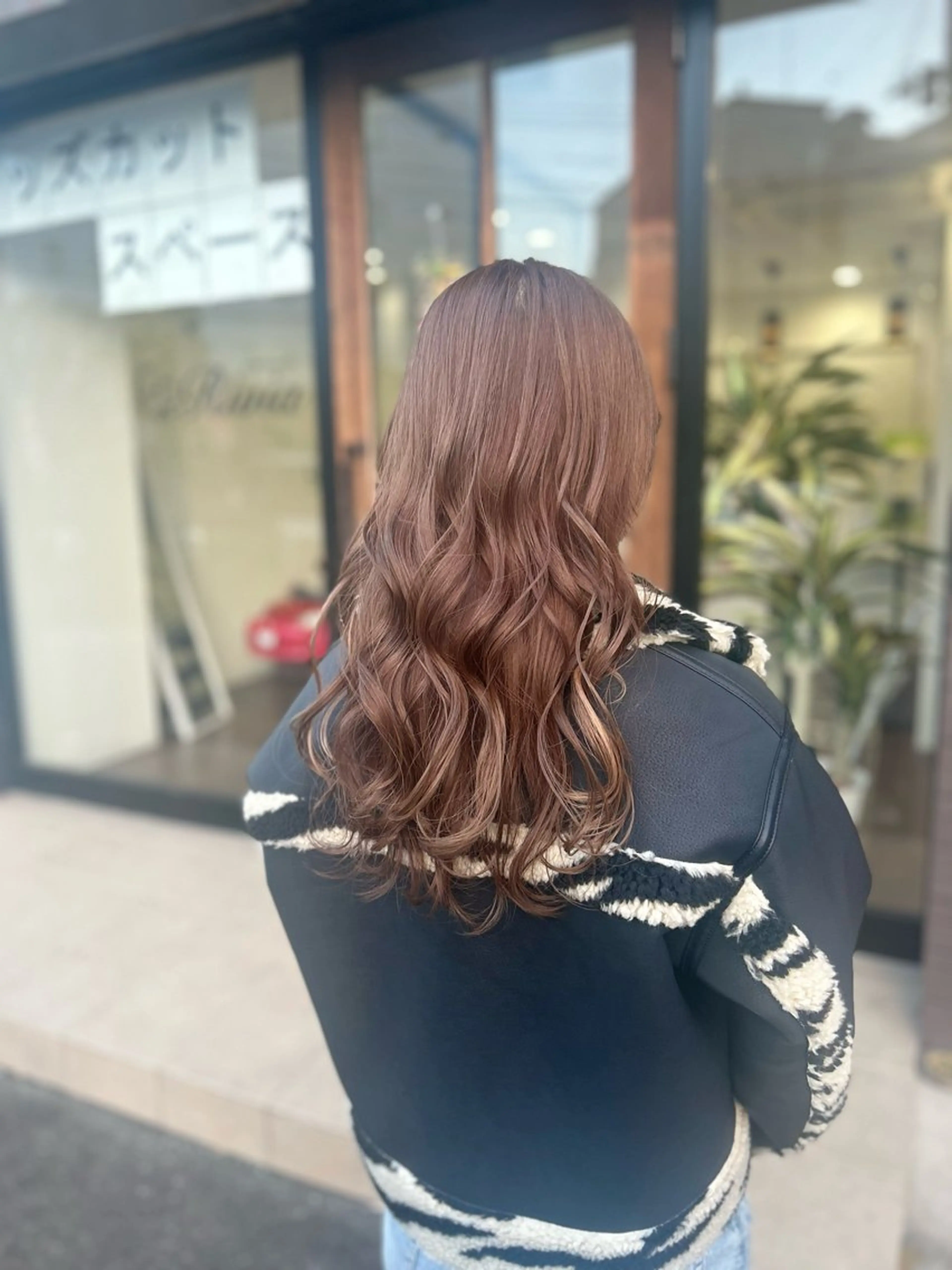 セミロング ヘアアレンジ 🤍 minaのヘアスタイル