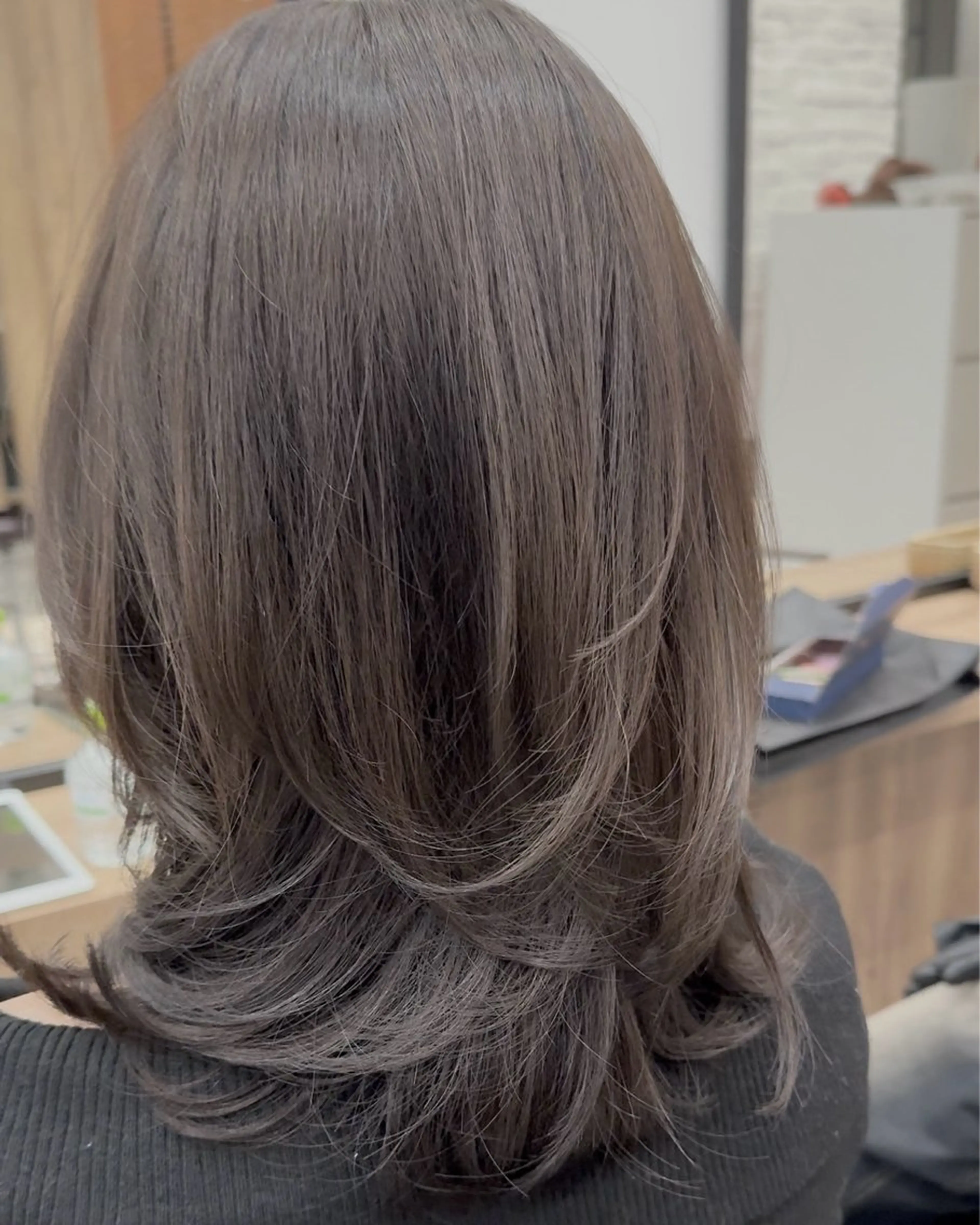 ミディアム カット ボブ/レイヤー/ 縮毛矯正/オオバコのヘアスタイル