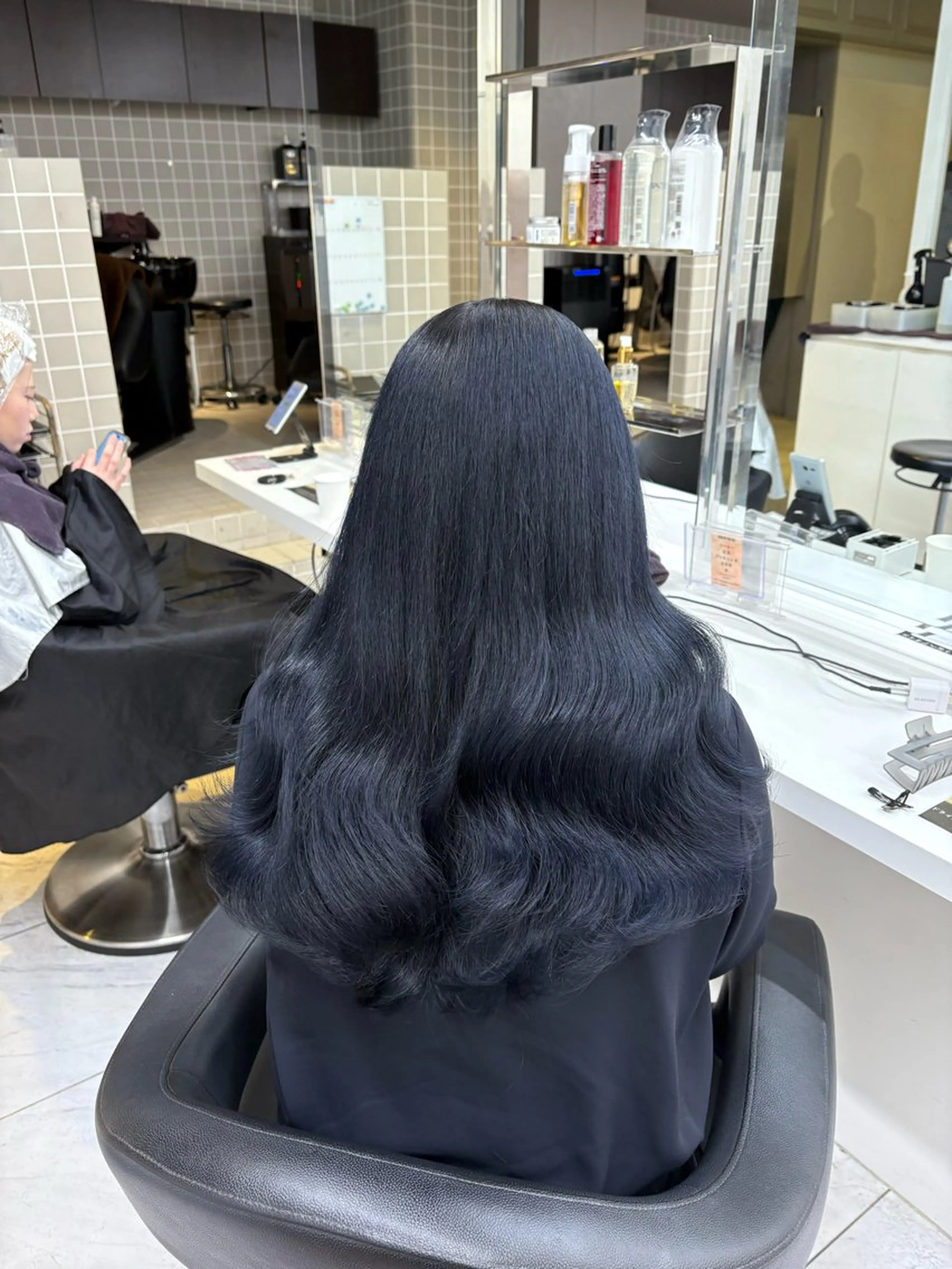 ロング 寒色＆ブリーチ特化 寒色MiOのヘアスタイル