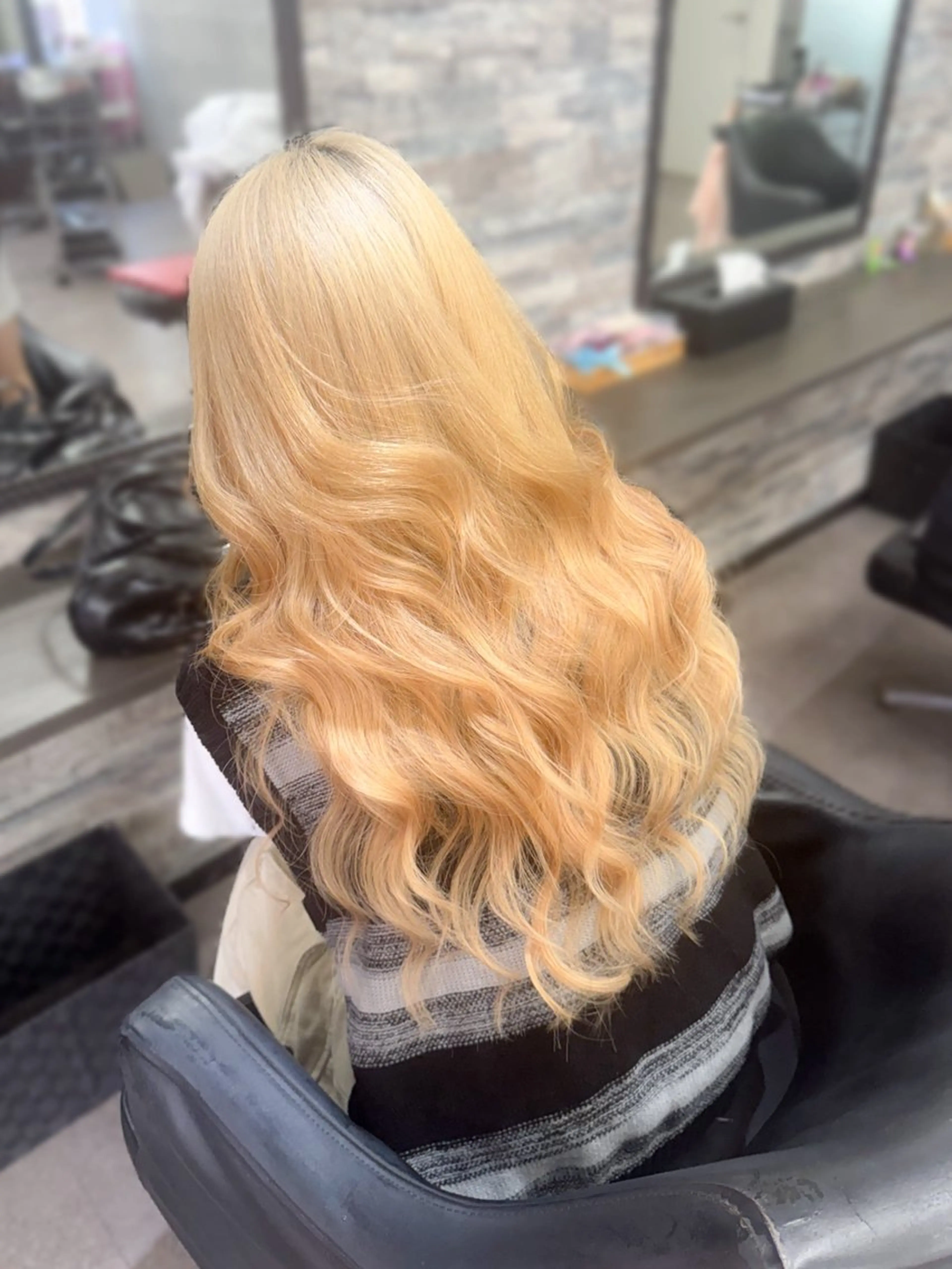 ロング カット エクステ ハイトーンエクステ 🎩カズキ🎩のヘアスタイル