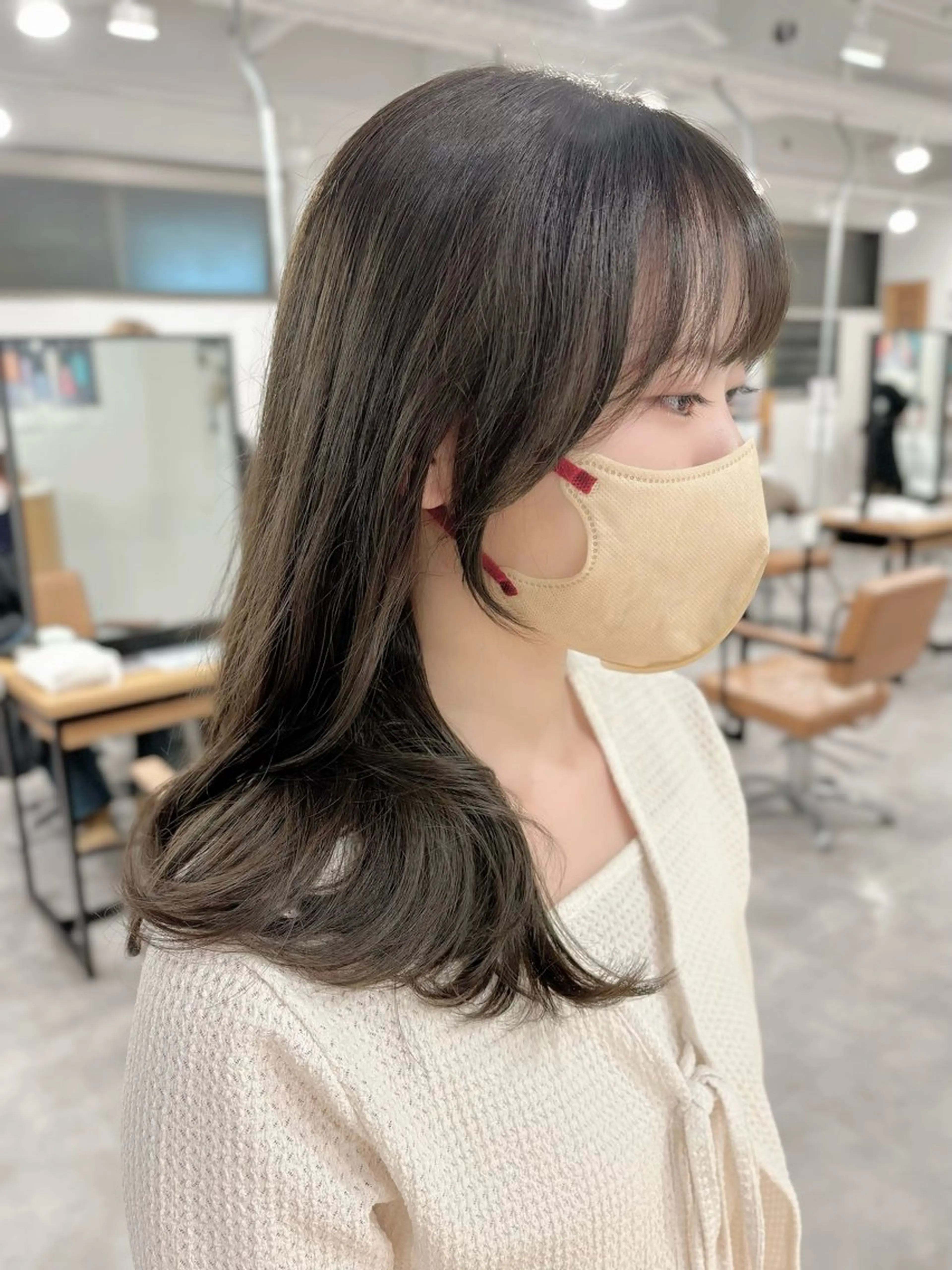 セミロング カラー カット ヘアカラー 細野 菜月のヘアスタイル