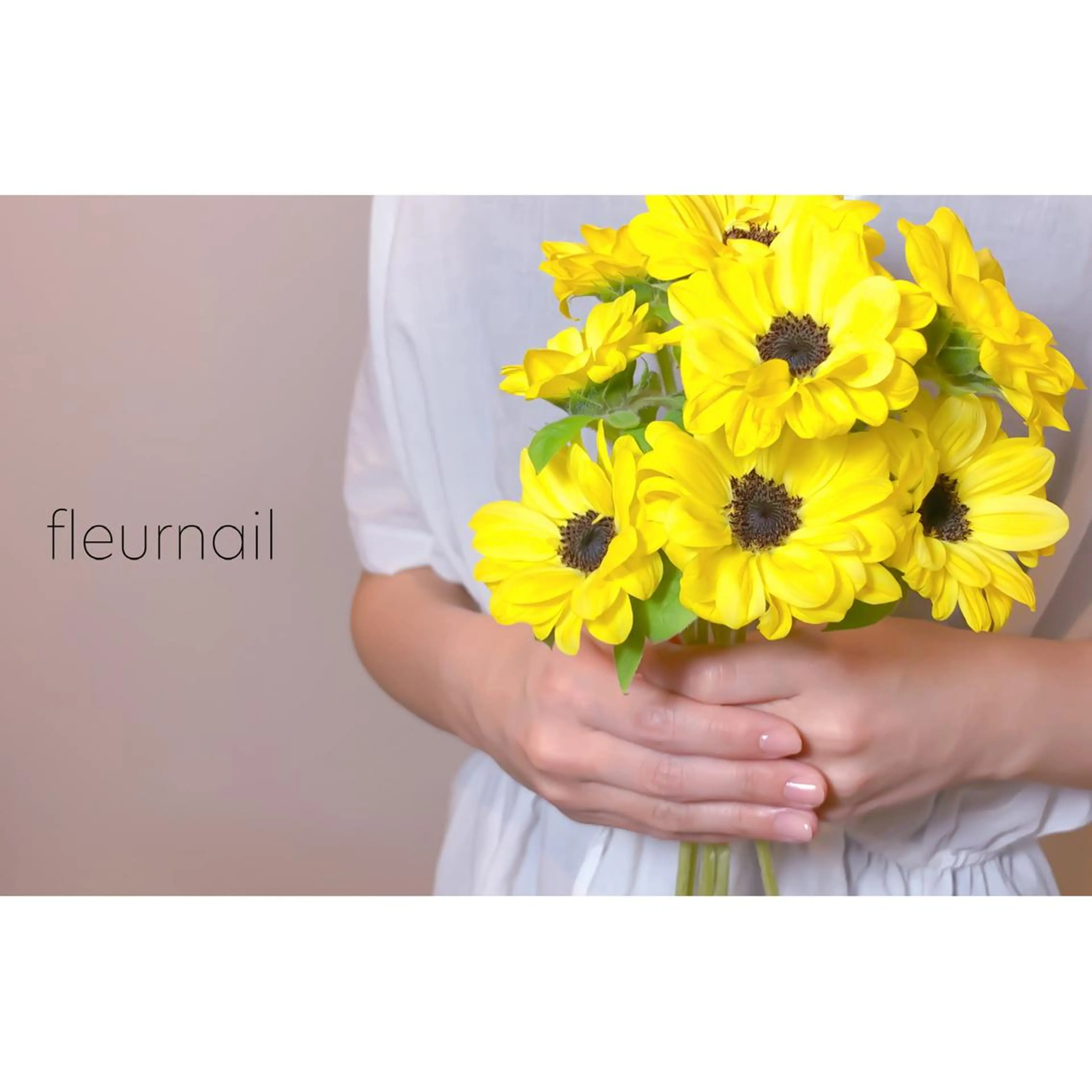 ネイル ブルー 長さ出し ジェルネイル パラジェル ピンク ハンドネイル fleurnail miuraのネイルデザイン